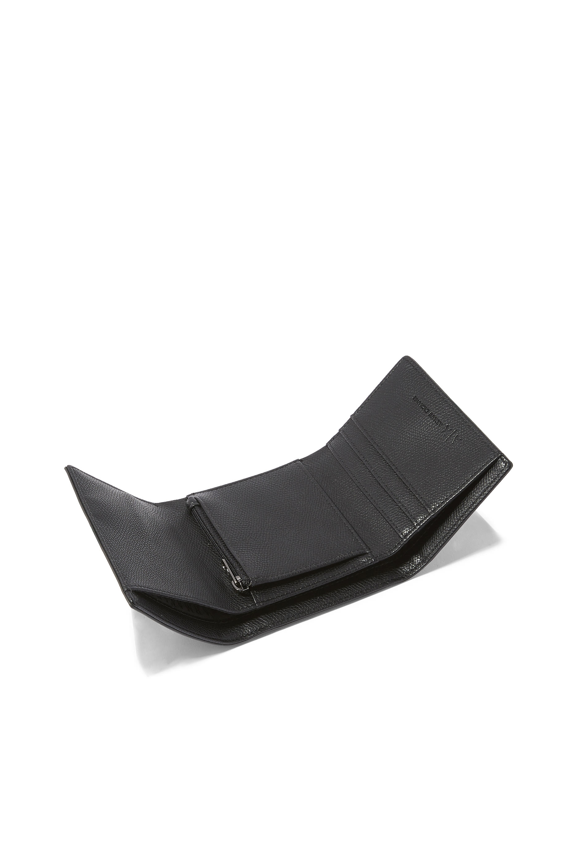 محفظة صغيرة بشعار الماركة