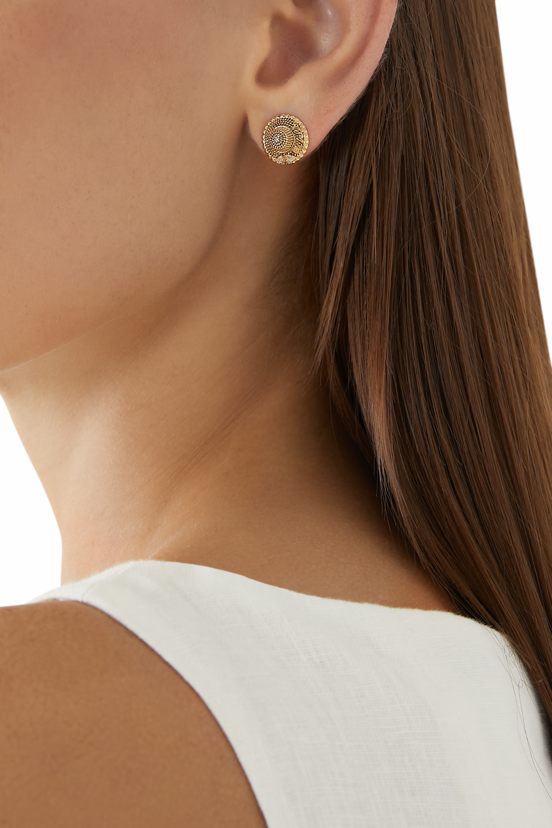 أقراط بتصميم قبعة قش