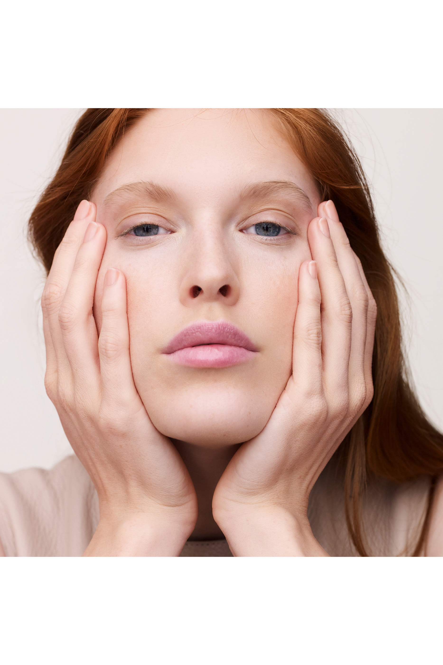 أيدي Herm&egrave;s, طلاء الأظافر,البنّي الرّمادي