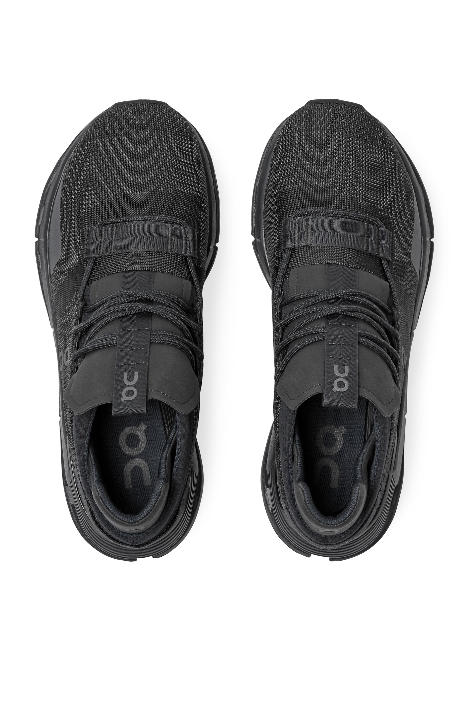 سنيكرز كلاودنوفا للنساء