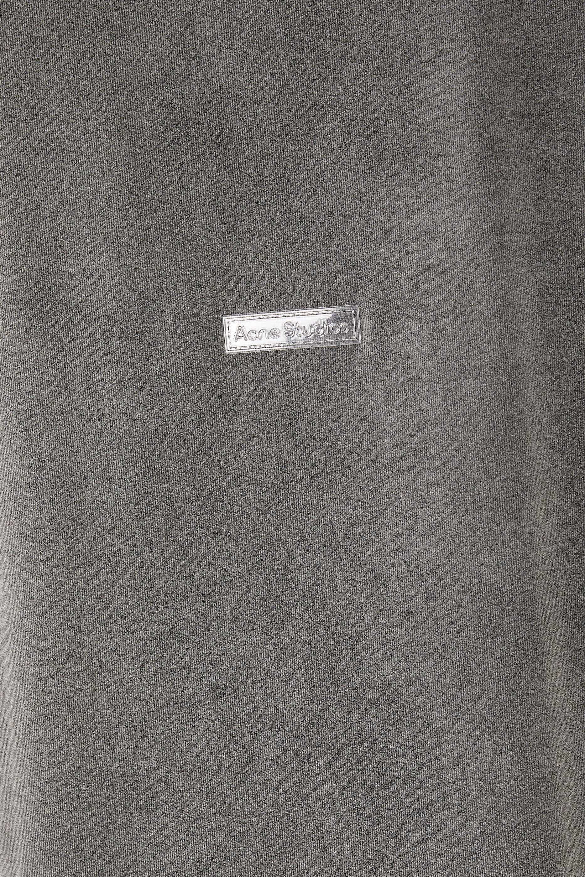 تيشيرت فينتج بياقة ضيقة