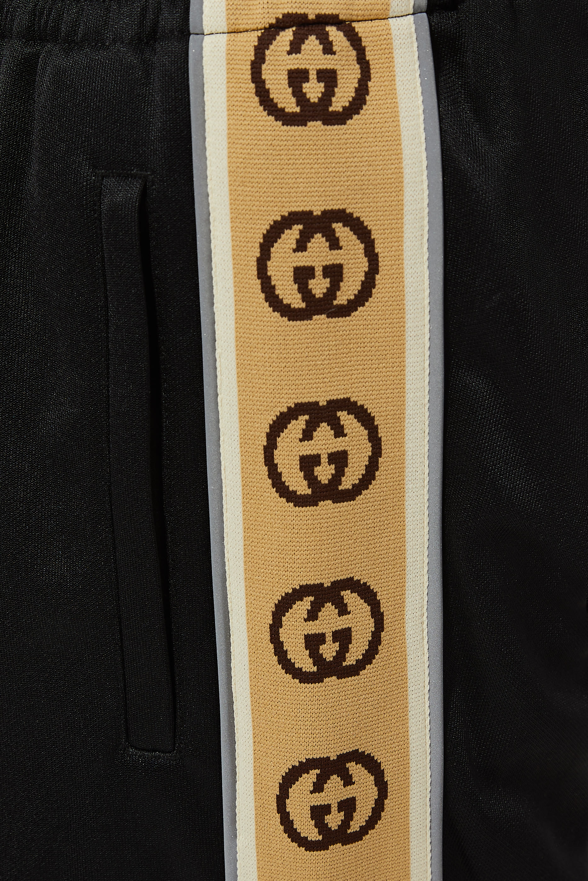 بنطال رياضي جرسيه معالج بطبعات حروف شعار الماركة متداخلة