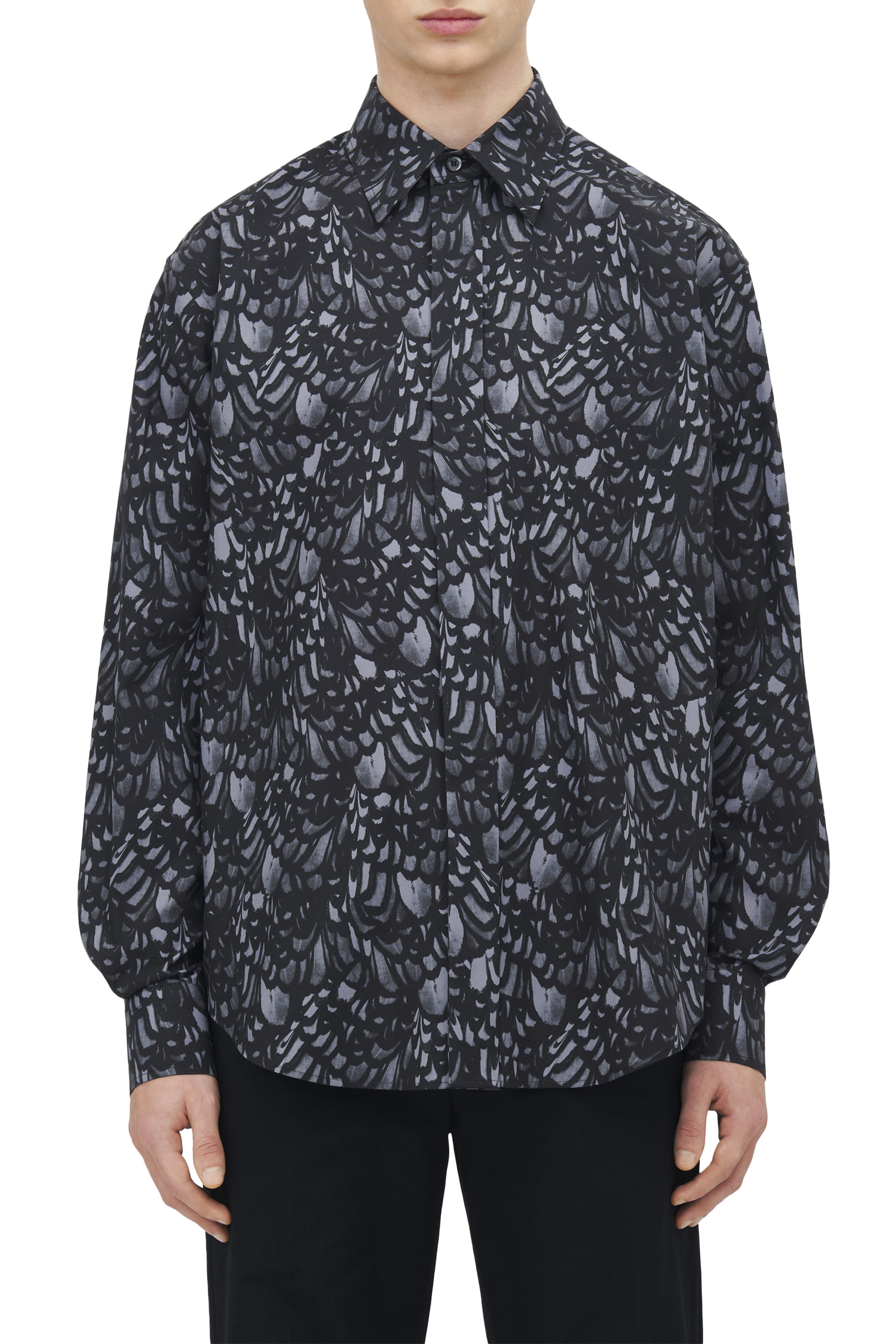 قميص بطبعات وقصة مريحة