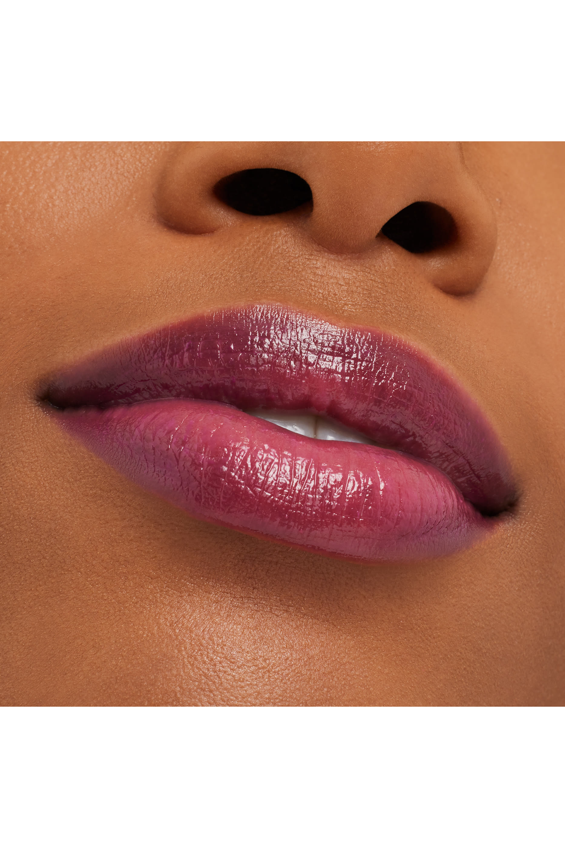 مرطب شفاه جلو بلاي