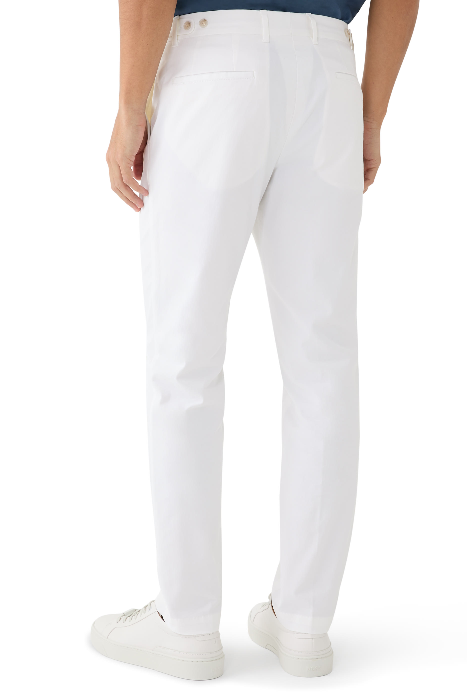 بنطال بقصة ضيقة