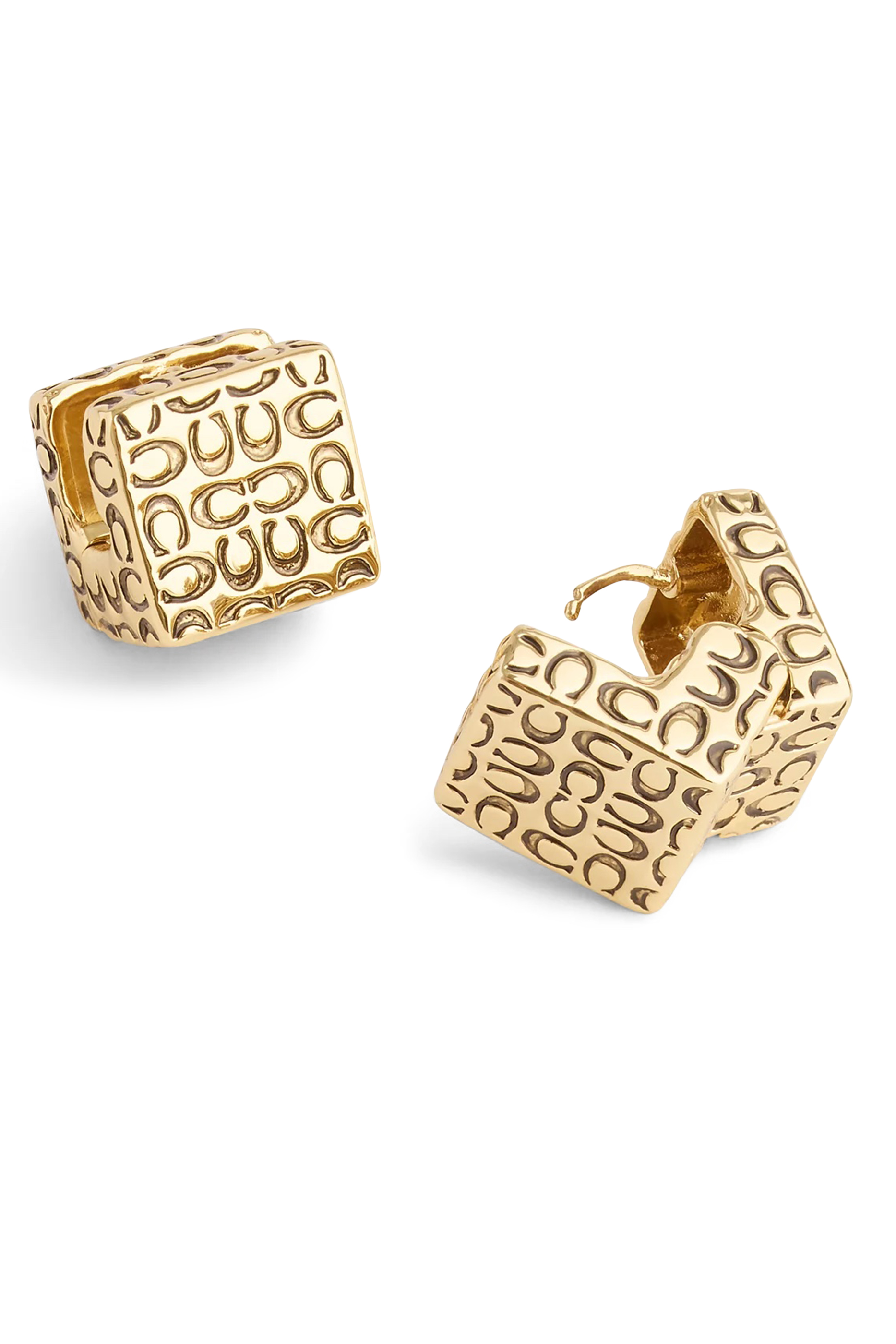 أقراط مكعبة بتصميم مبطن