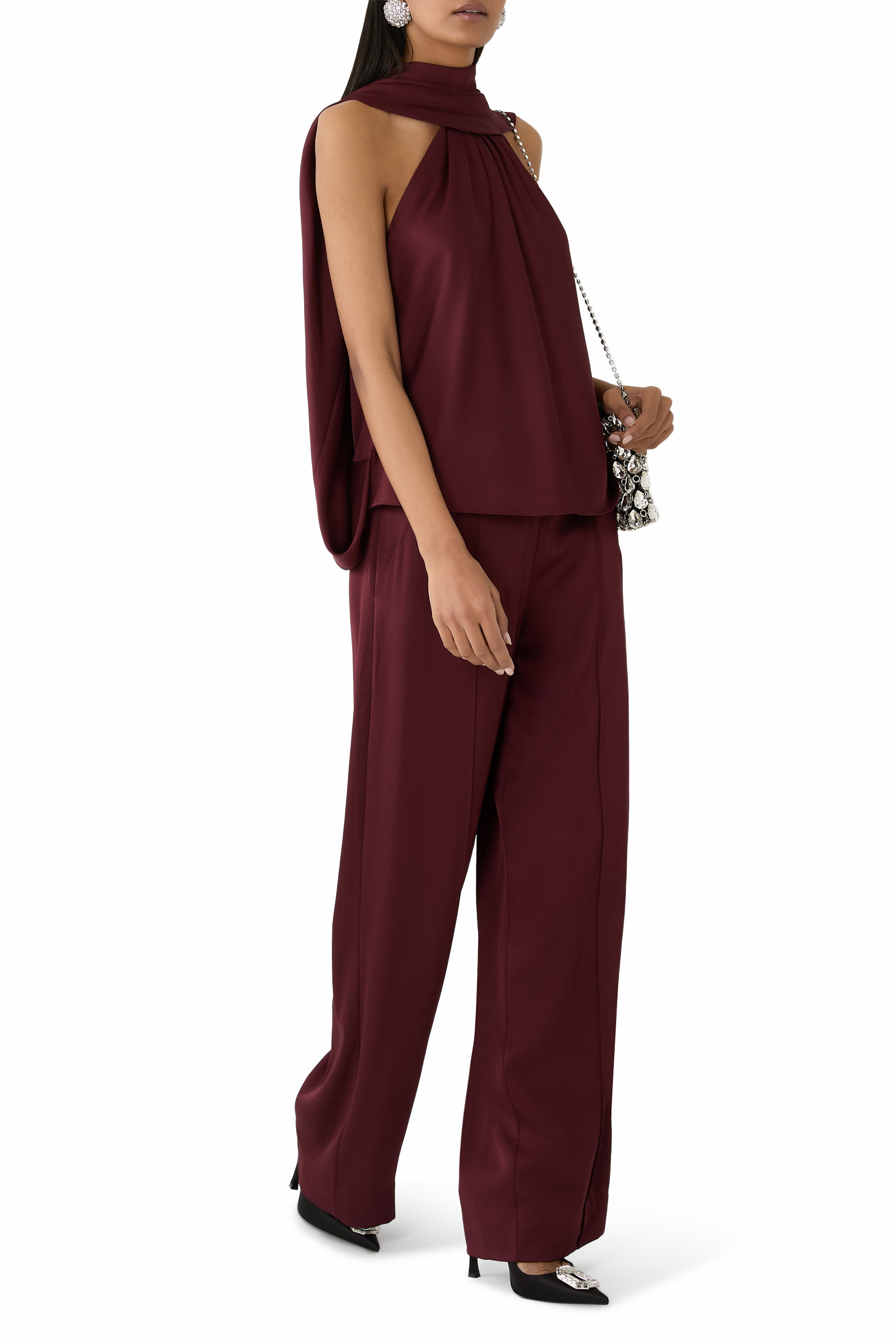 بلوزة سكارليت بتصميم كاب ستان