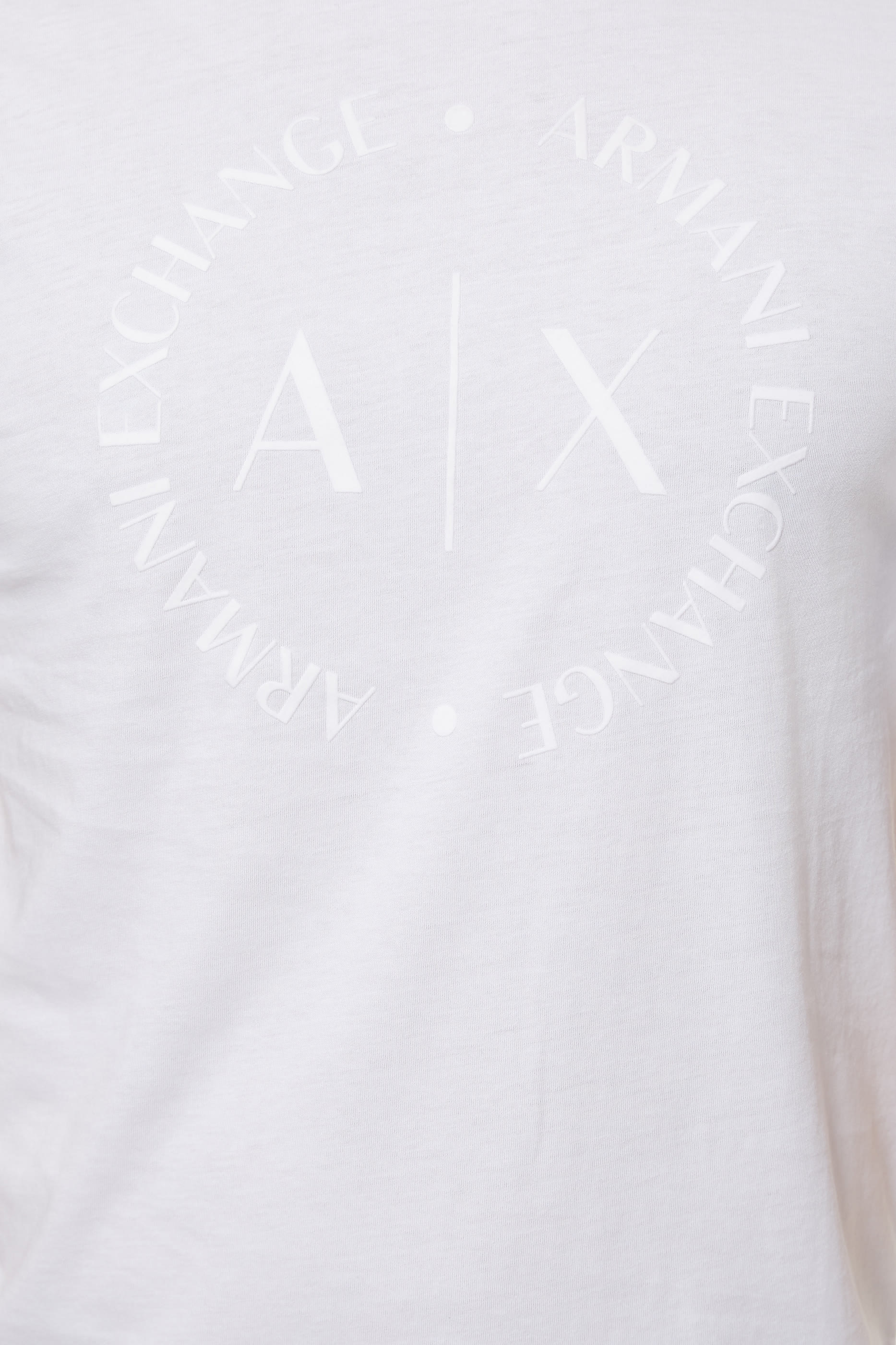 تي شيرت بشعار الماركة بتصميم دائري بنفس اللون