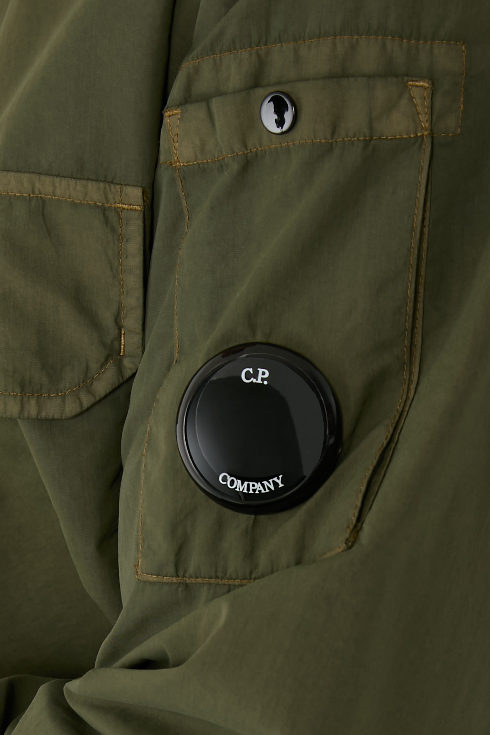 سترة تايلون بسحاب