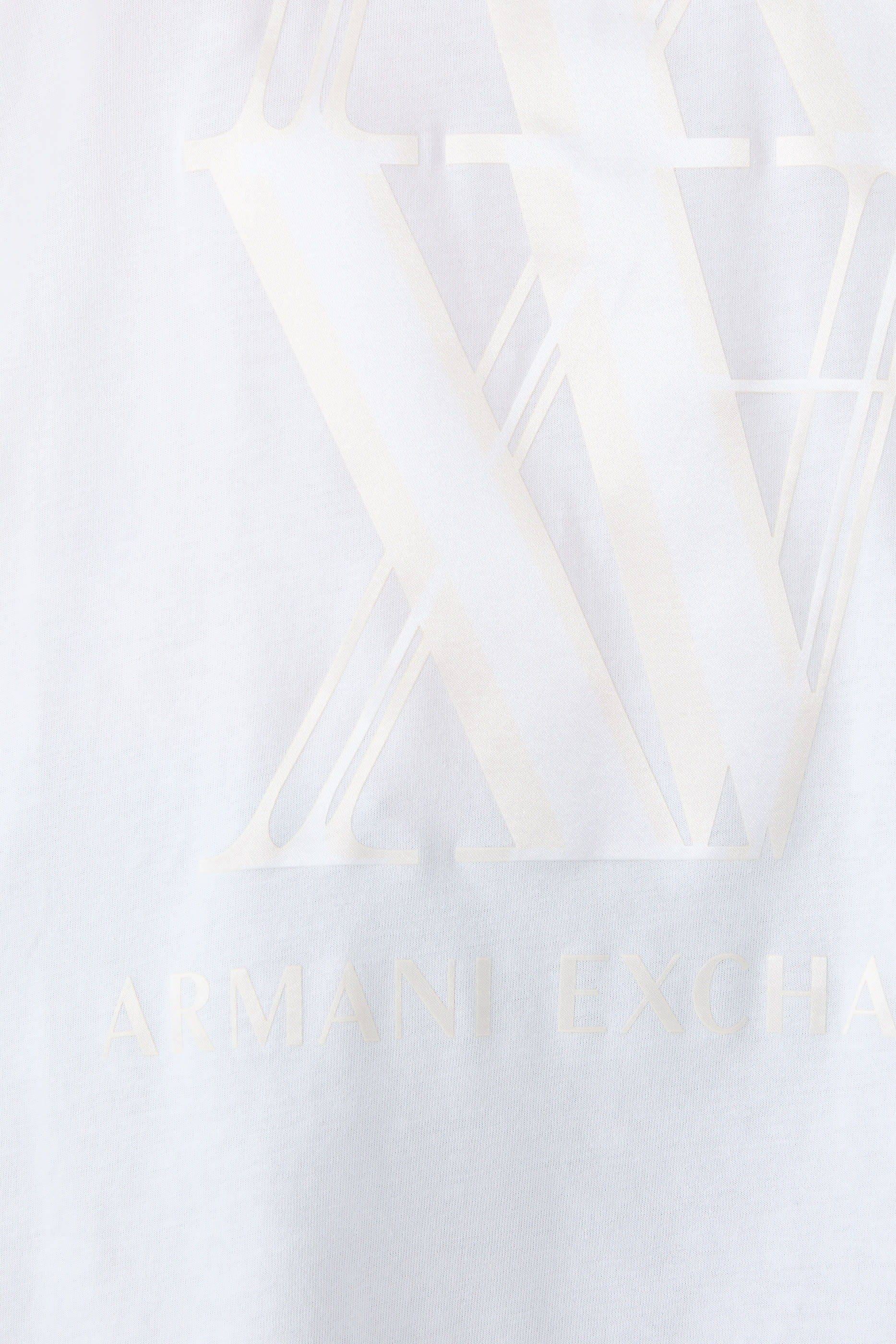 تيشيرت بشعار الماركة