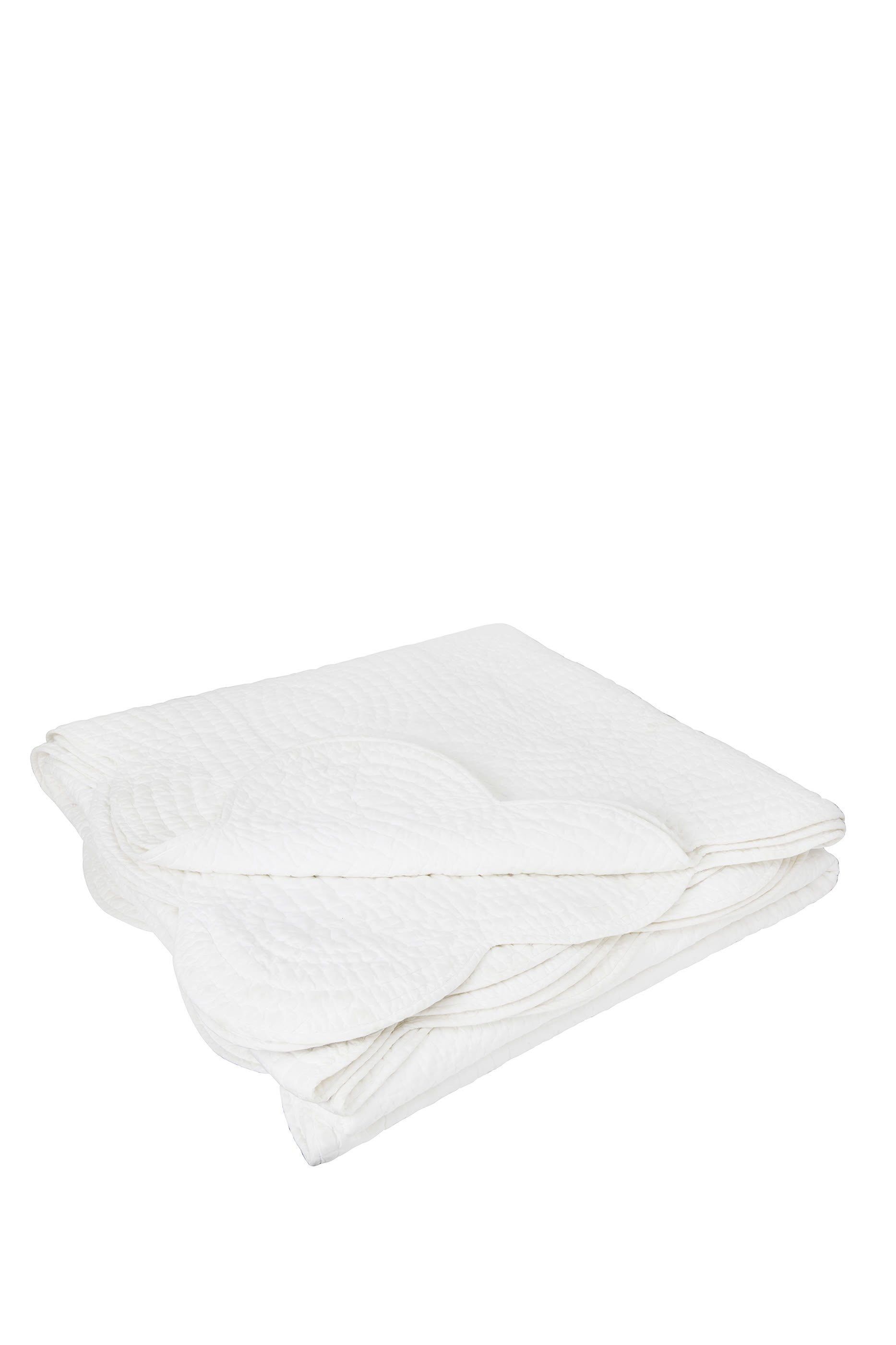 Milfield Scallop Edge Quilt