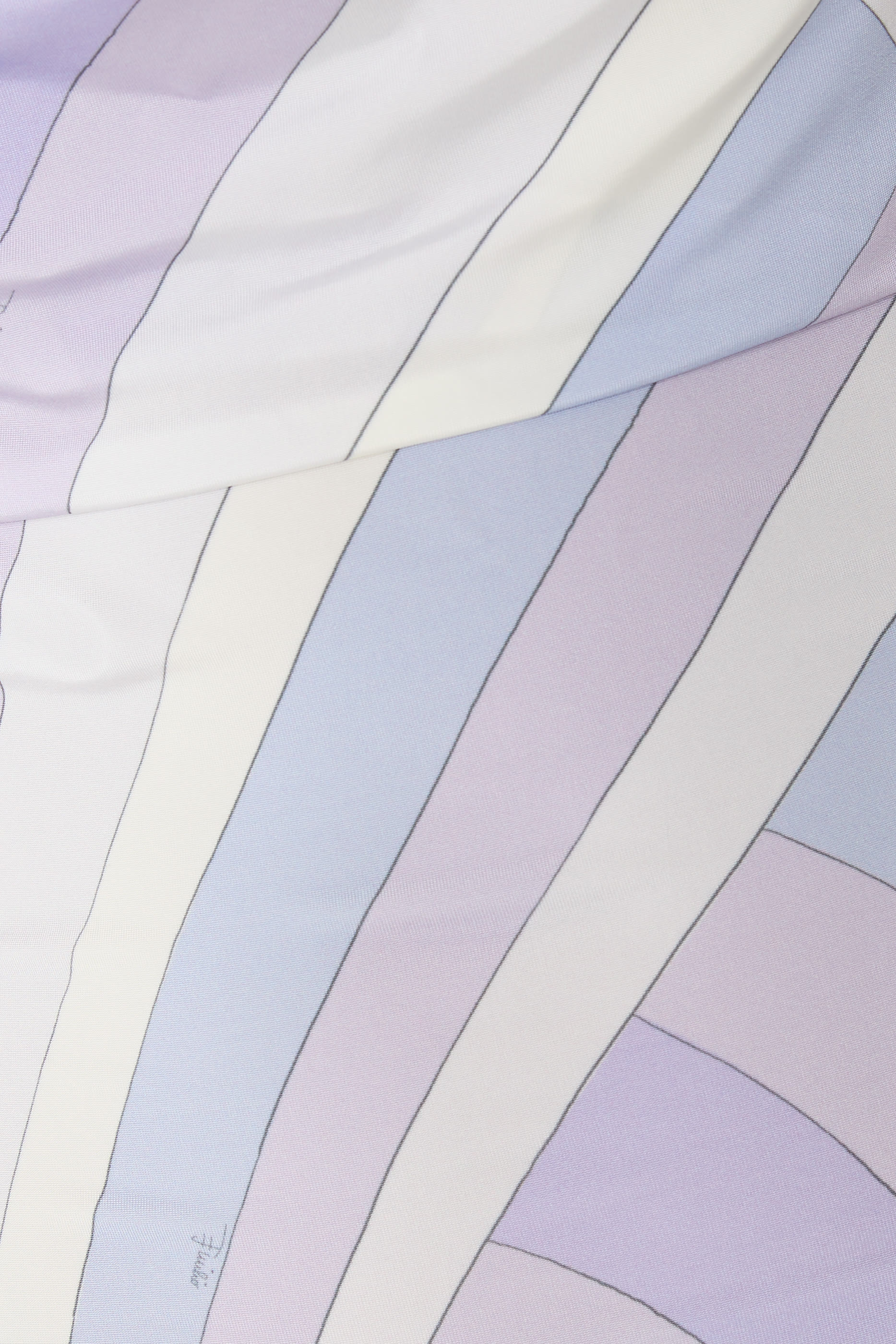 فستان قصير بنقشة ايريد جيرسيه