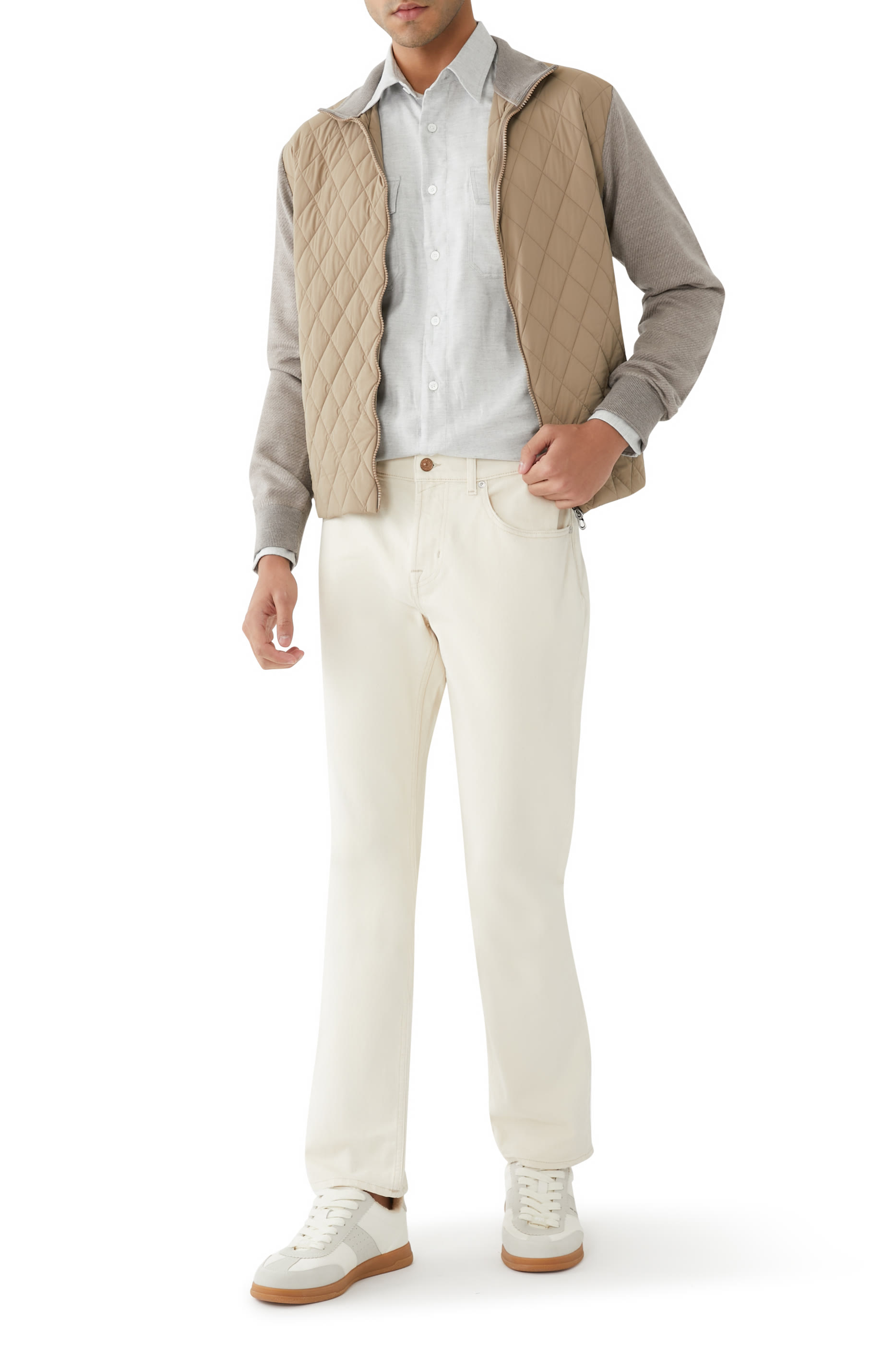 قميص بتصميم عسكري