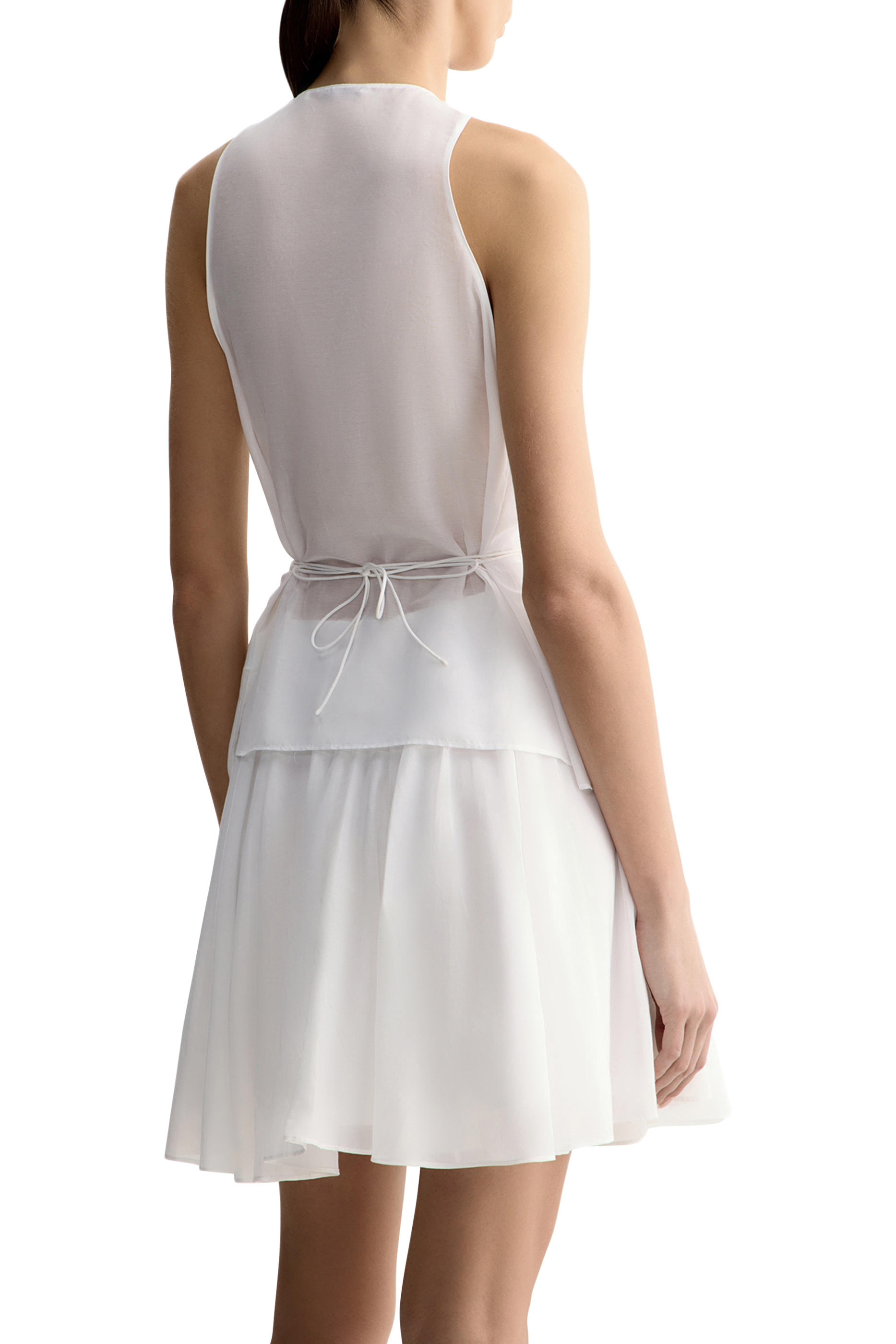 بلوزة بأزرار للإغلاق وحزام