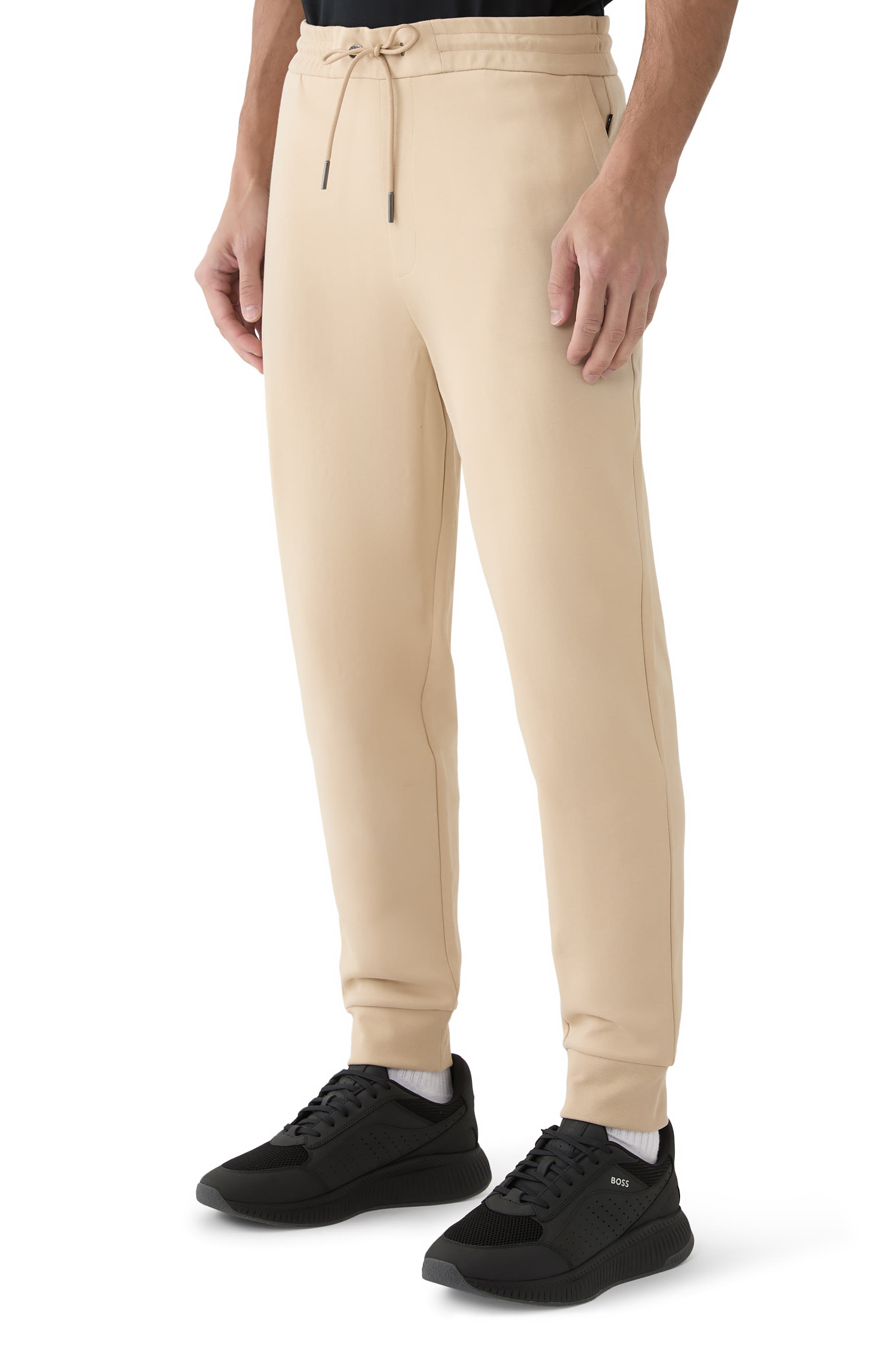 بنطال رياضي بطبعة حرفي شعار الماركة