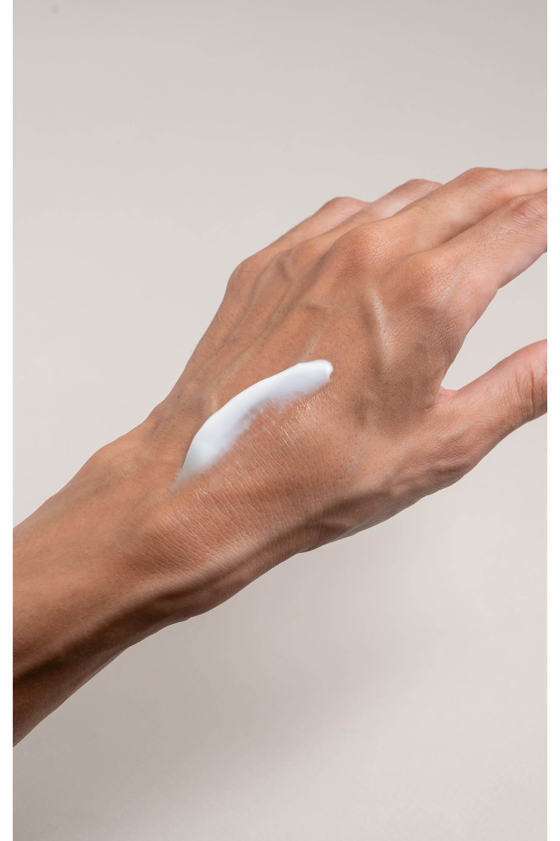 كريم روز نوار لليدين