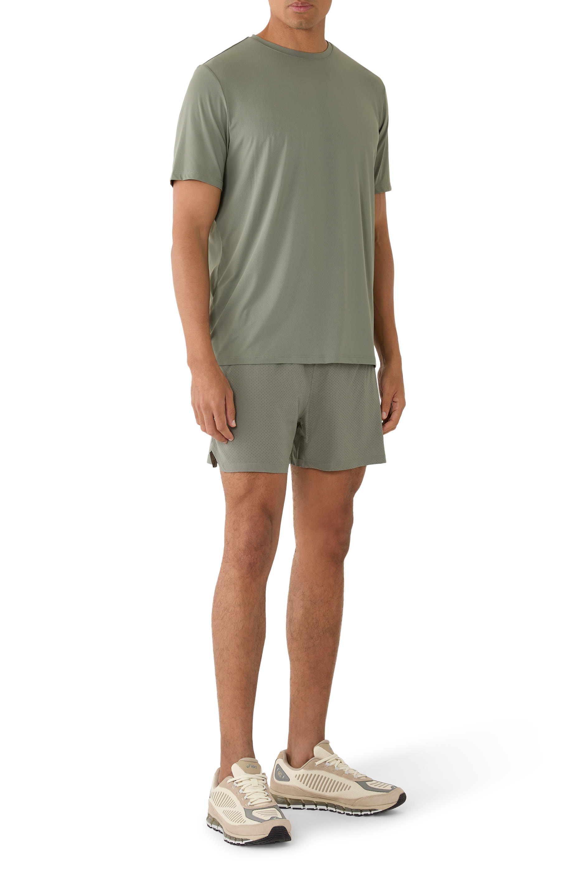 تيشيرت أي إي آر أو