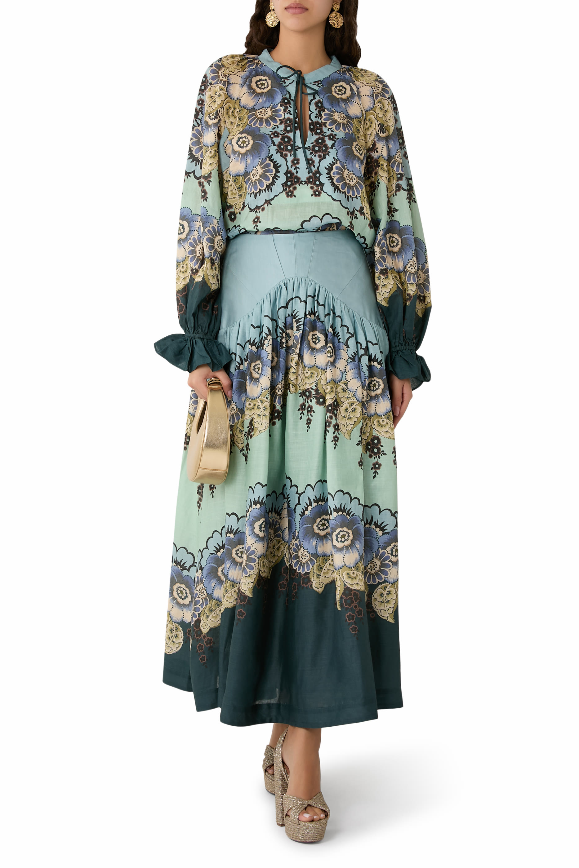 بلوزة مادالينا