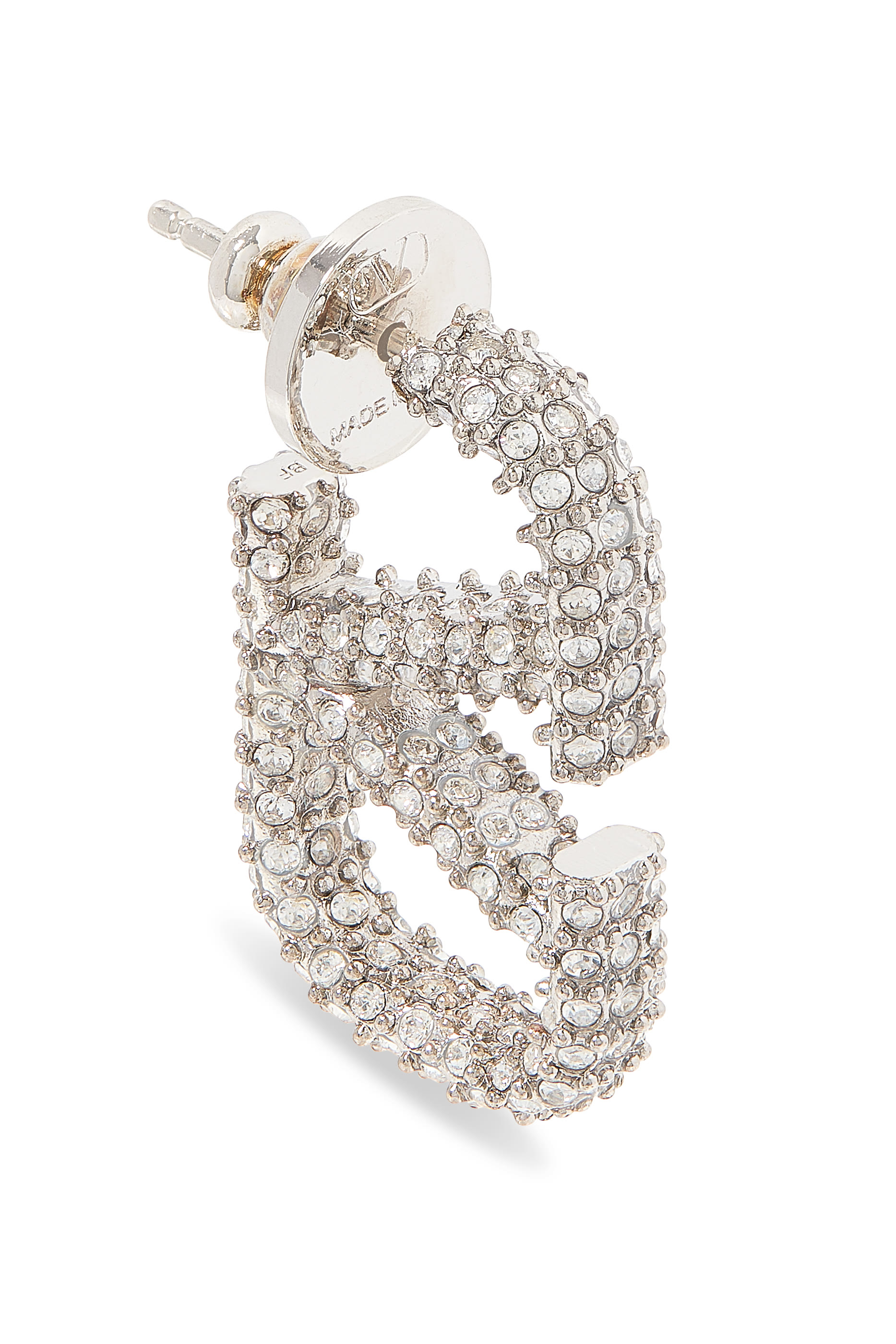 أقراط بتصميم شعار الماركة معدن