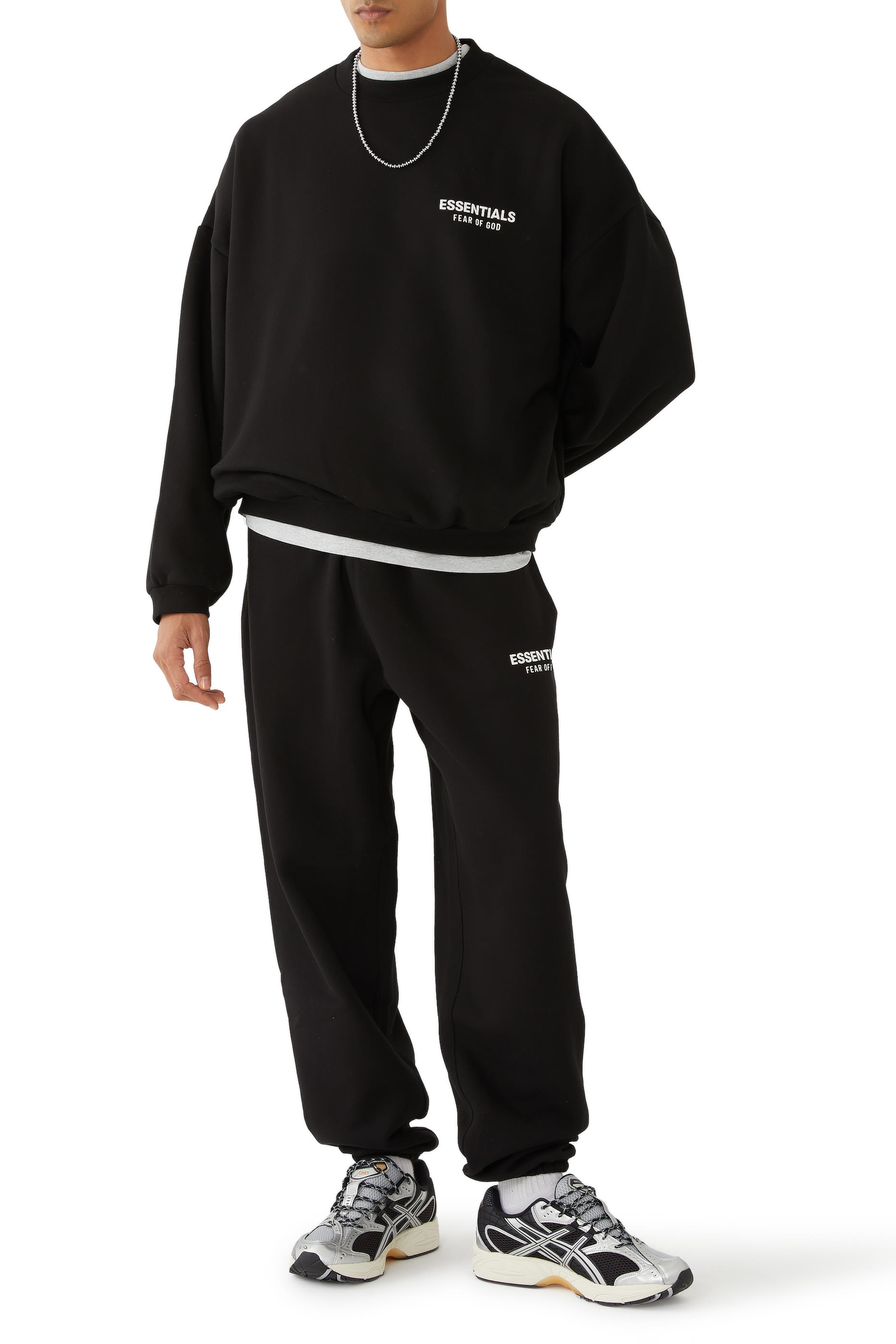 سويت شيرت بياقة ضيقة صوف