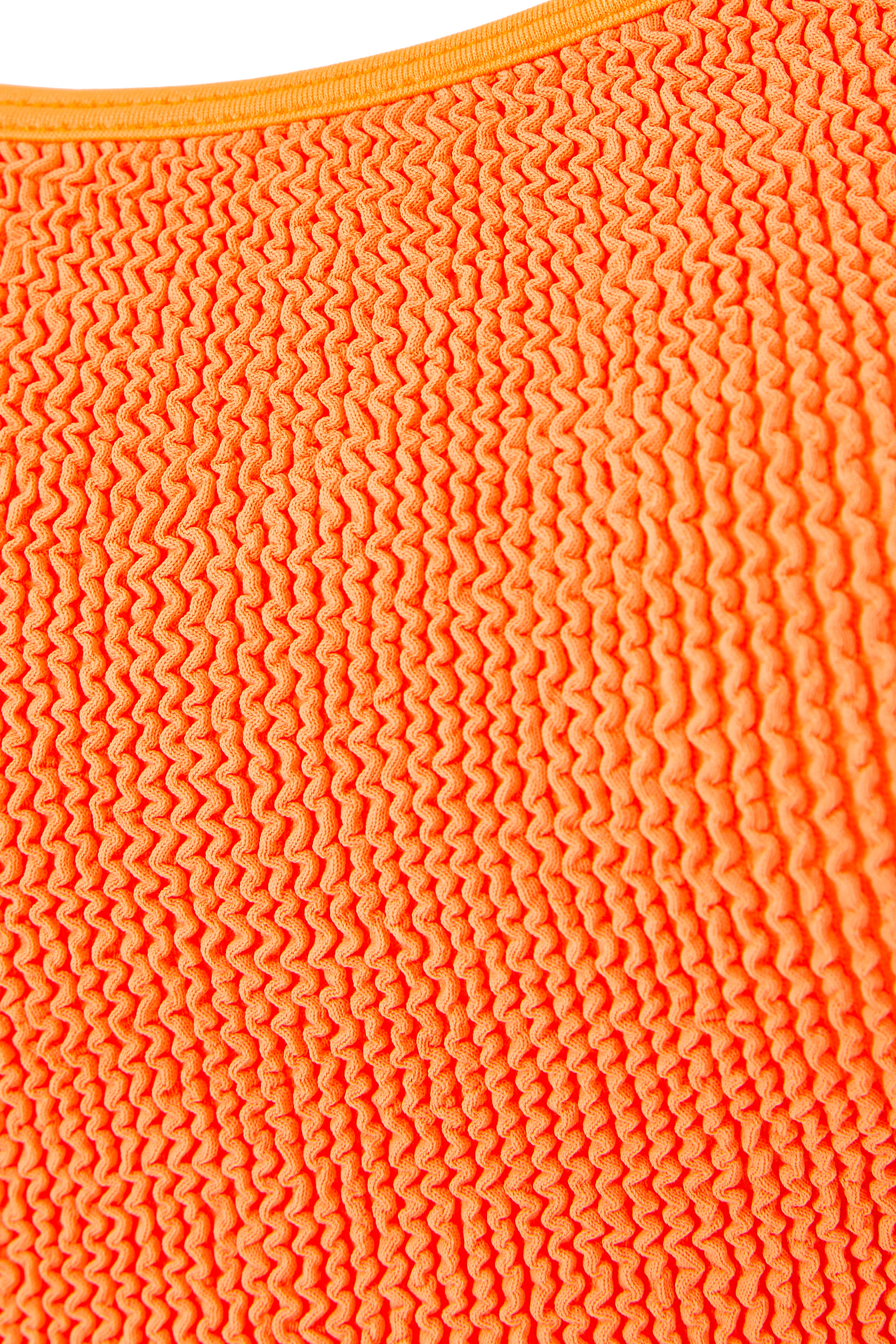 بدلة سباحة باميلا بتصميم قطعة واحدة