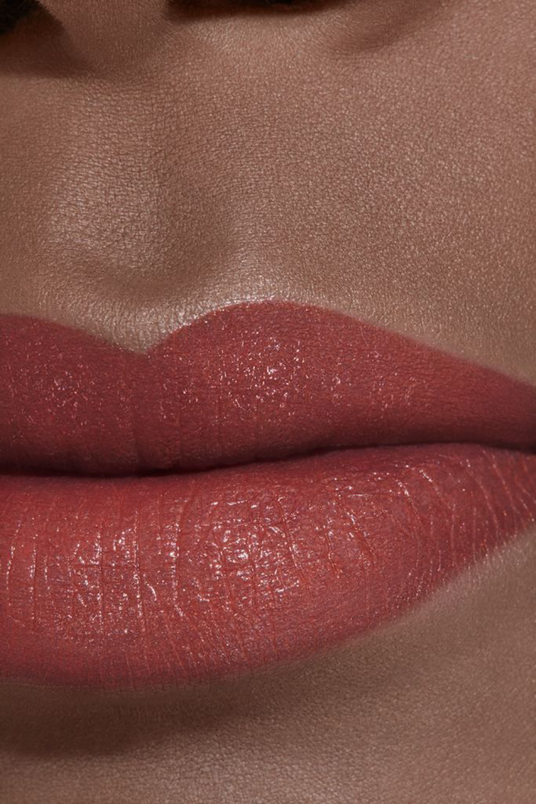 ملون للشفاه عالي الكثافة ROUGE ALLURE