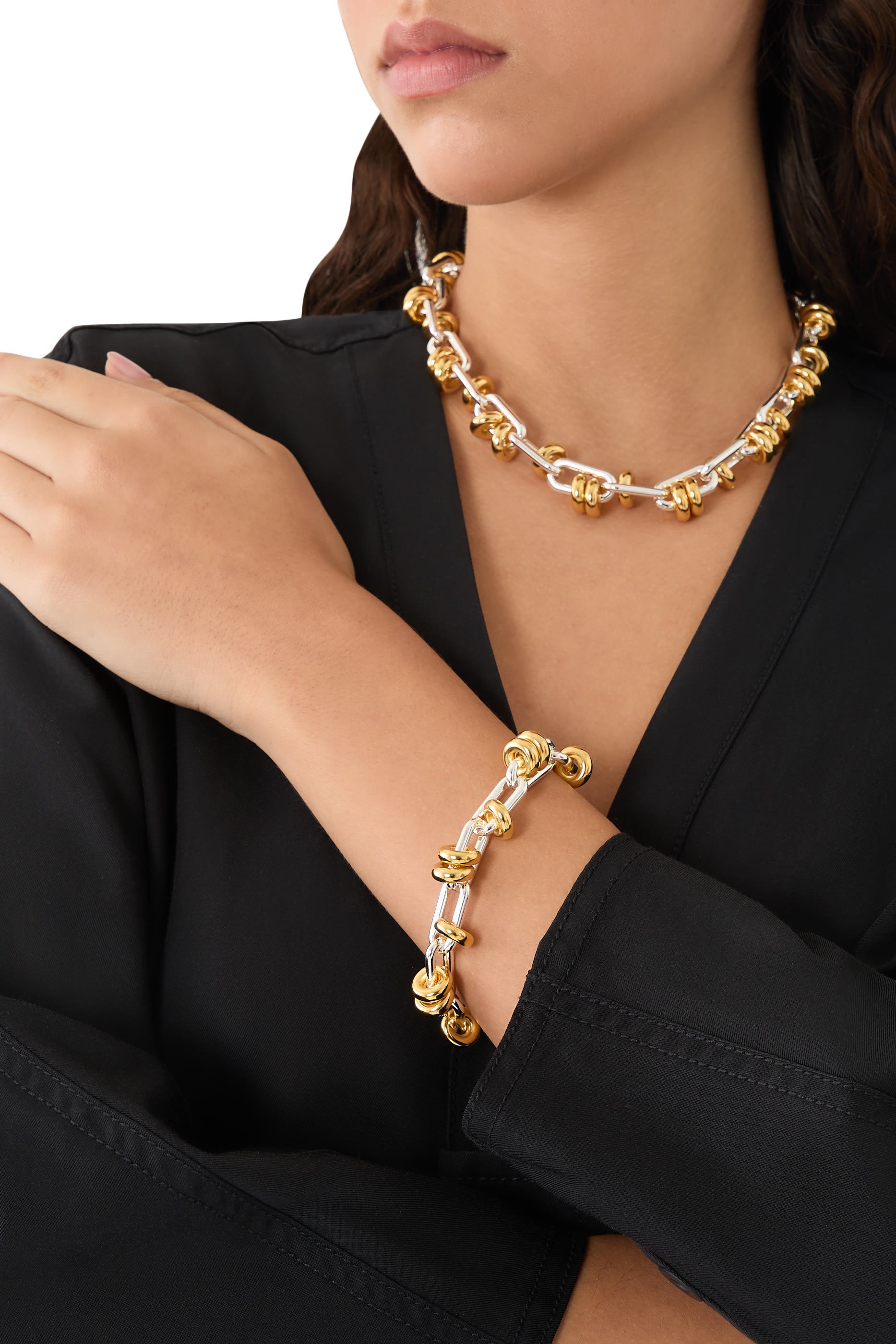 قلادة بعقد ولونين