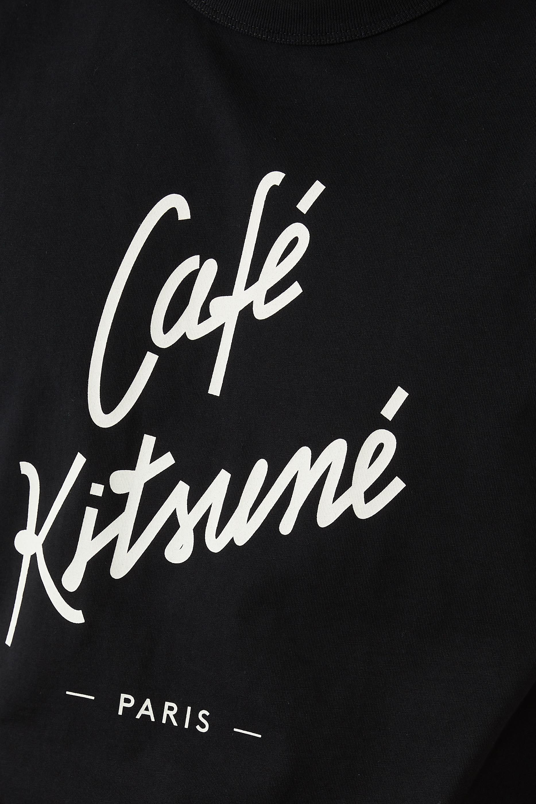 تيشيرت كلاسيكي بشعار الماركة