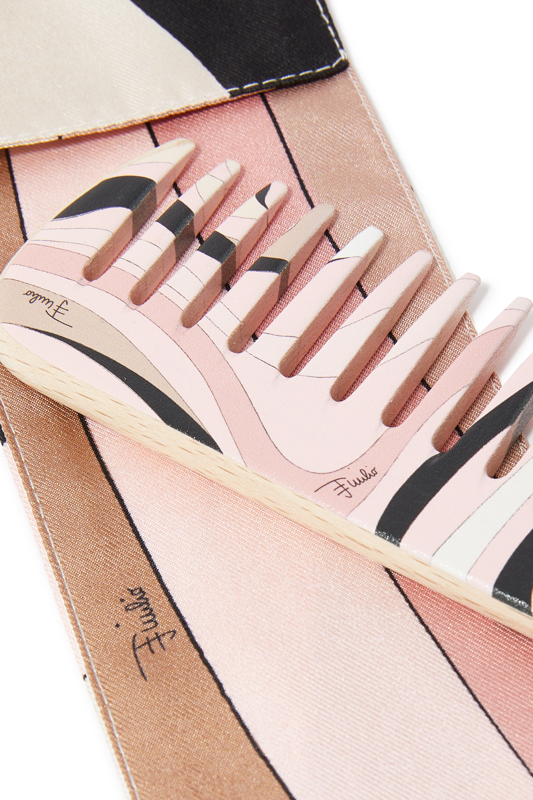 طقم مشط خشبي مع علبة