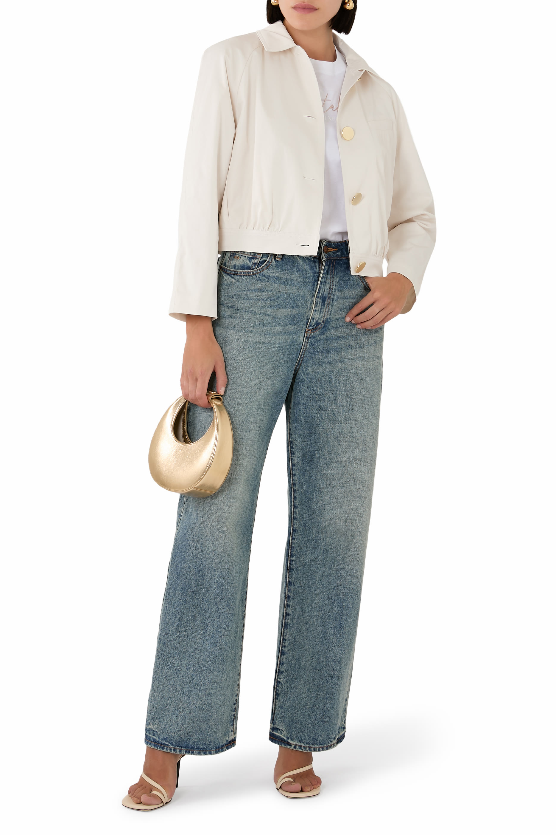 جاكيت بياقة وأزرار أمامية