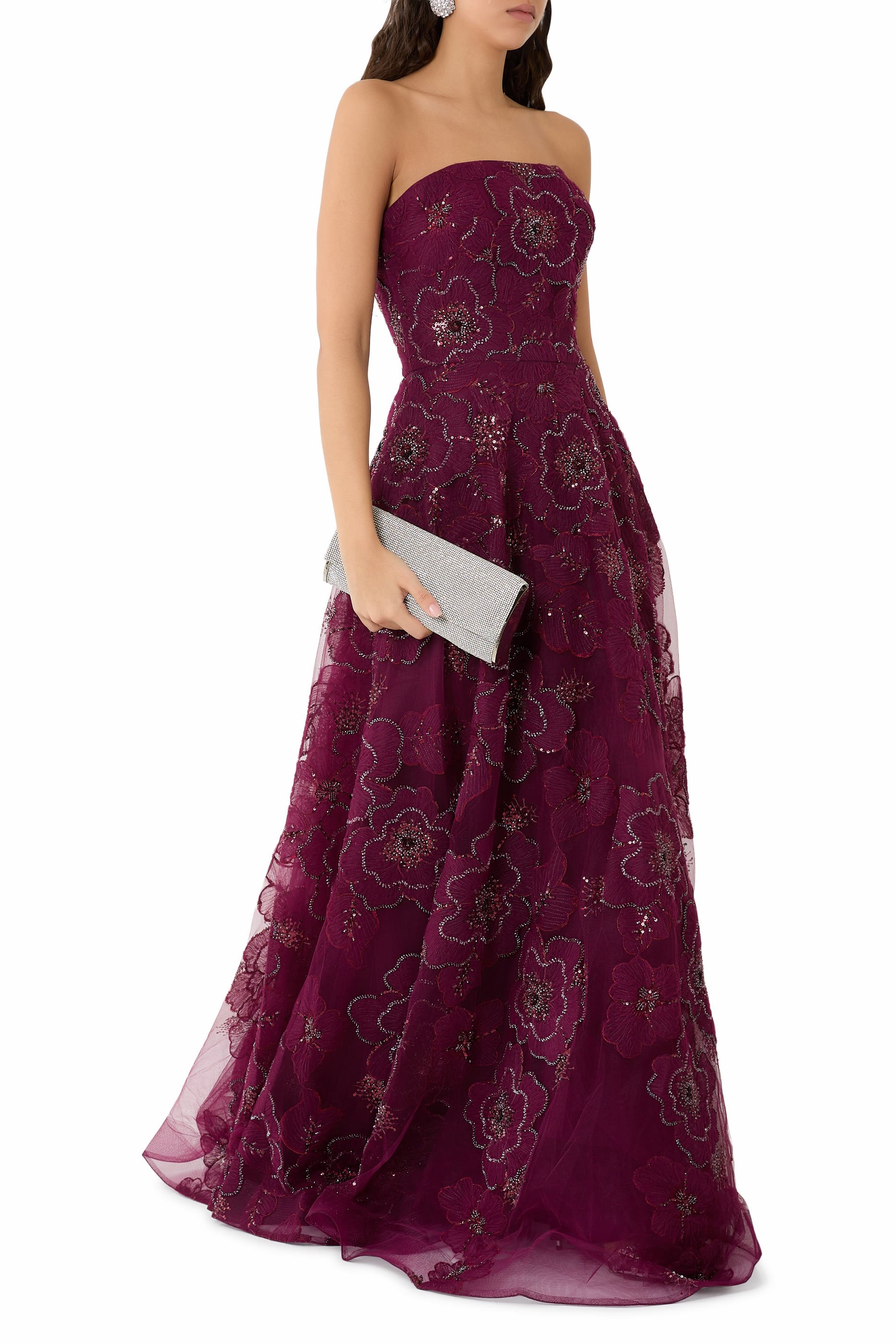 فستان سهرة بلا حمالات مزين بخرز وزهور بارزة الملمس