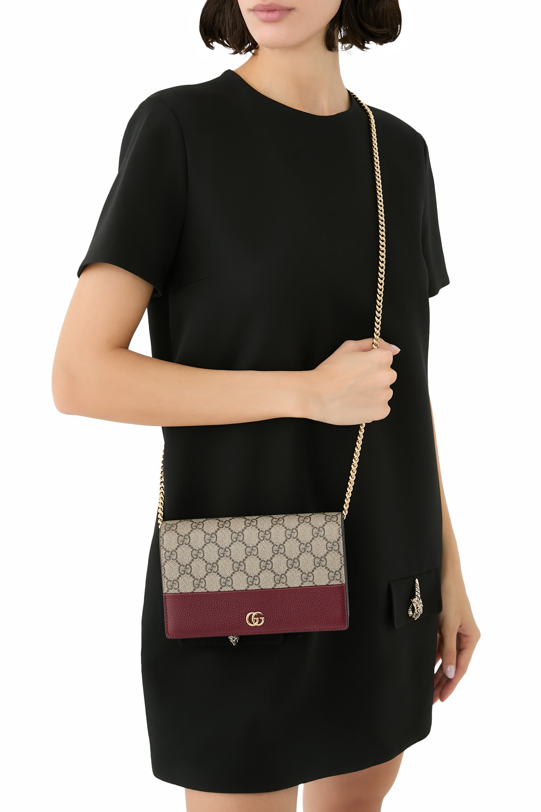 حقيبة مارمونت صغيرة مقسمة لألوان بسلسلة وشعار حرفي الماركة