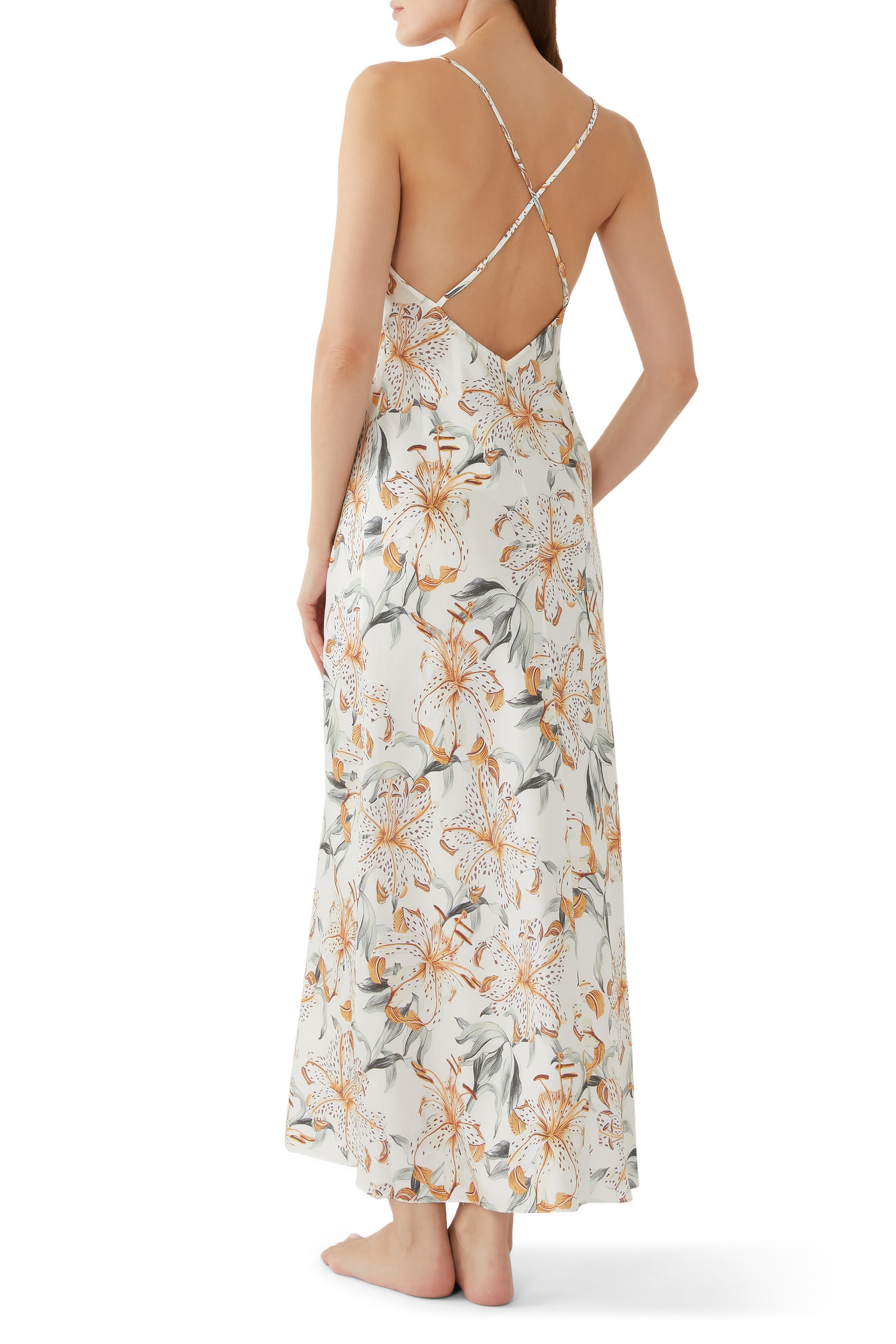 قميص نوم بقصة مائلة حرير