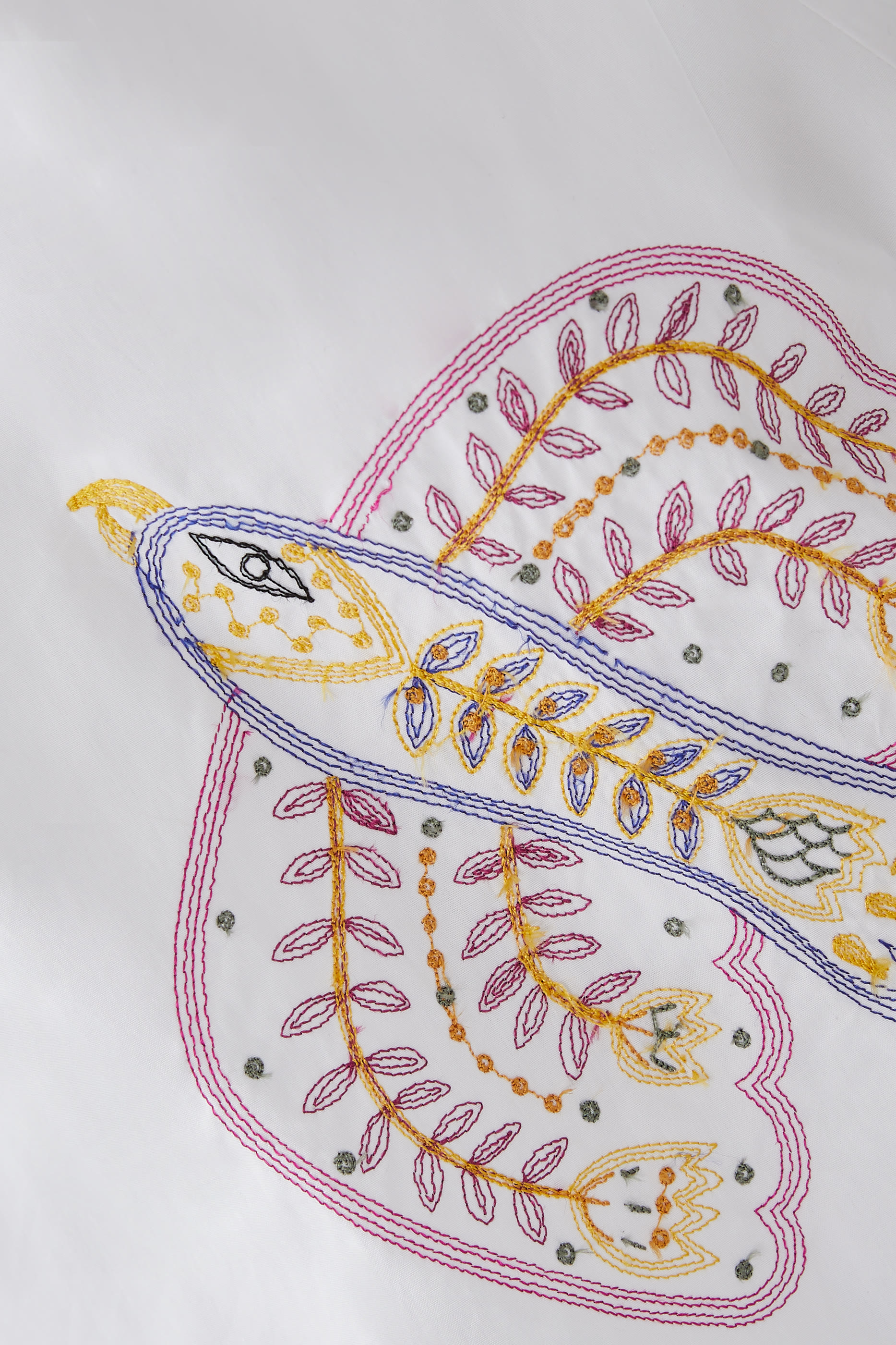 بلوزة بتصميم قميص بأكمام منفوخة