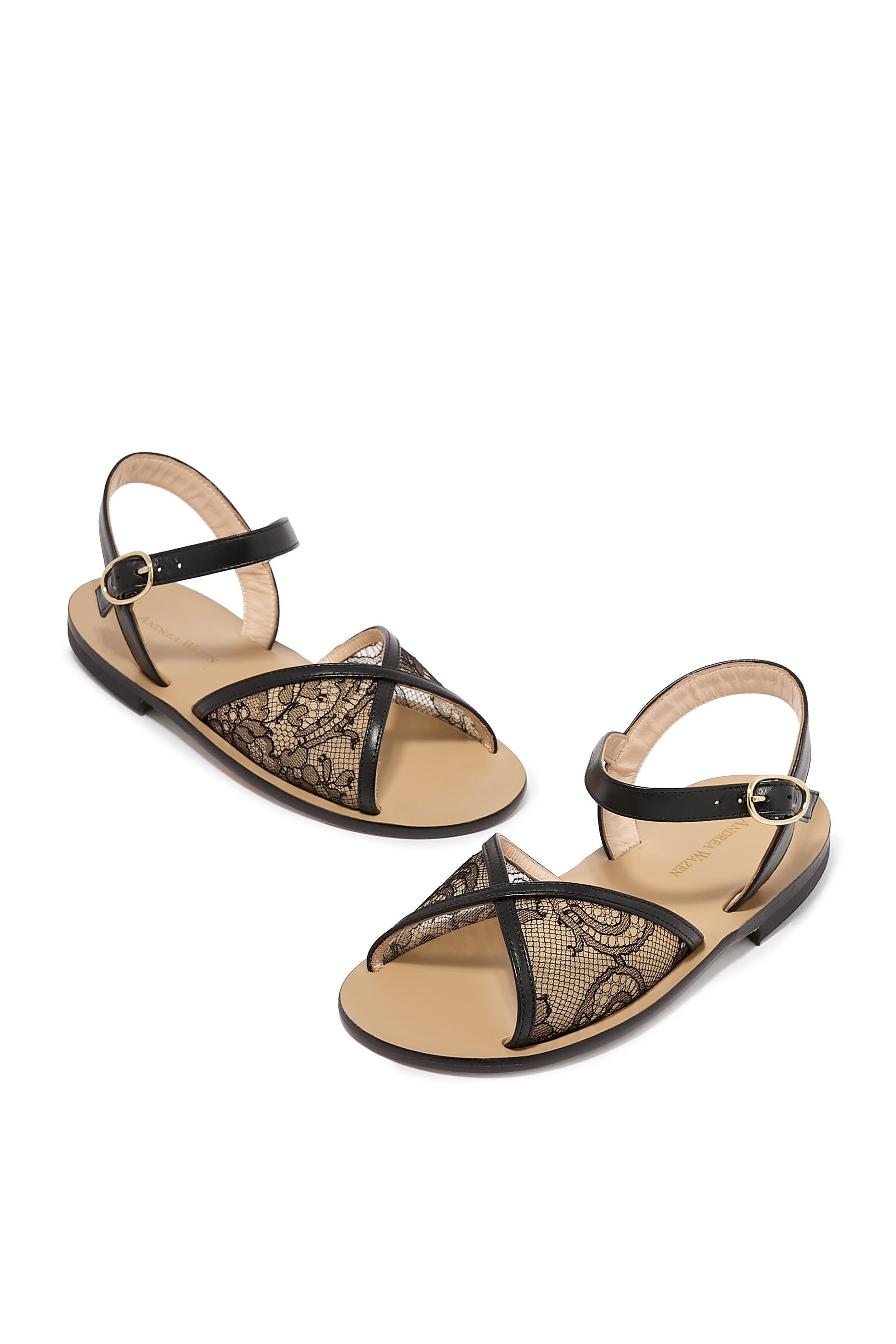 صندل كاتي بكعب صغير ودانتيل للأطفال