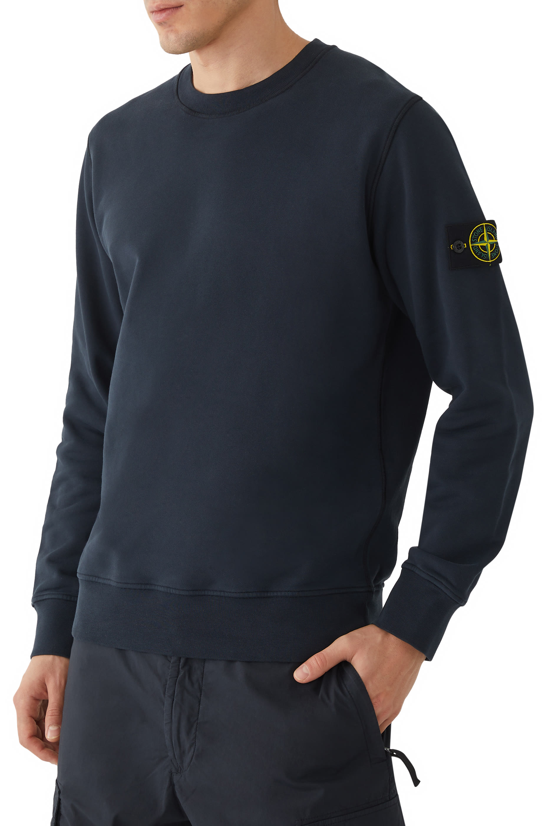 سويت شيرت برقعة شعار الماركة