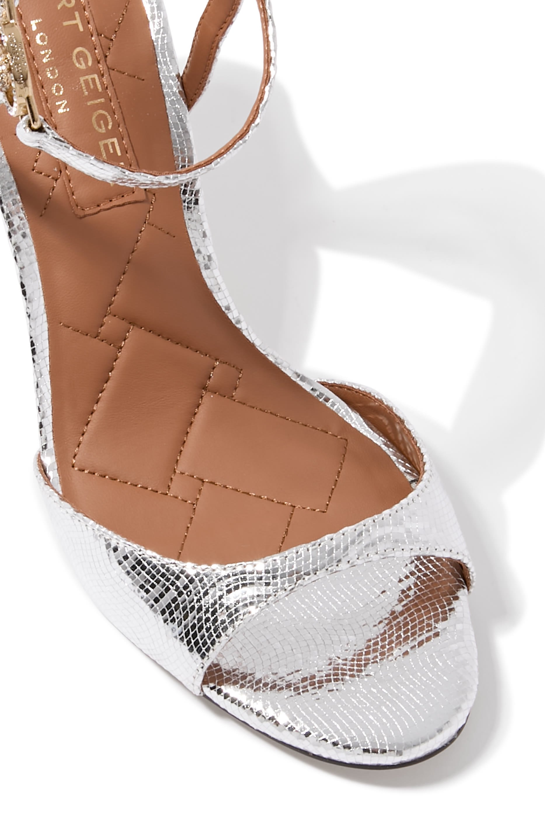 صندل تشيلسي بسيور وكعب