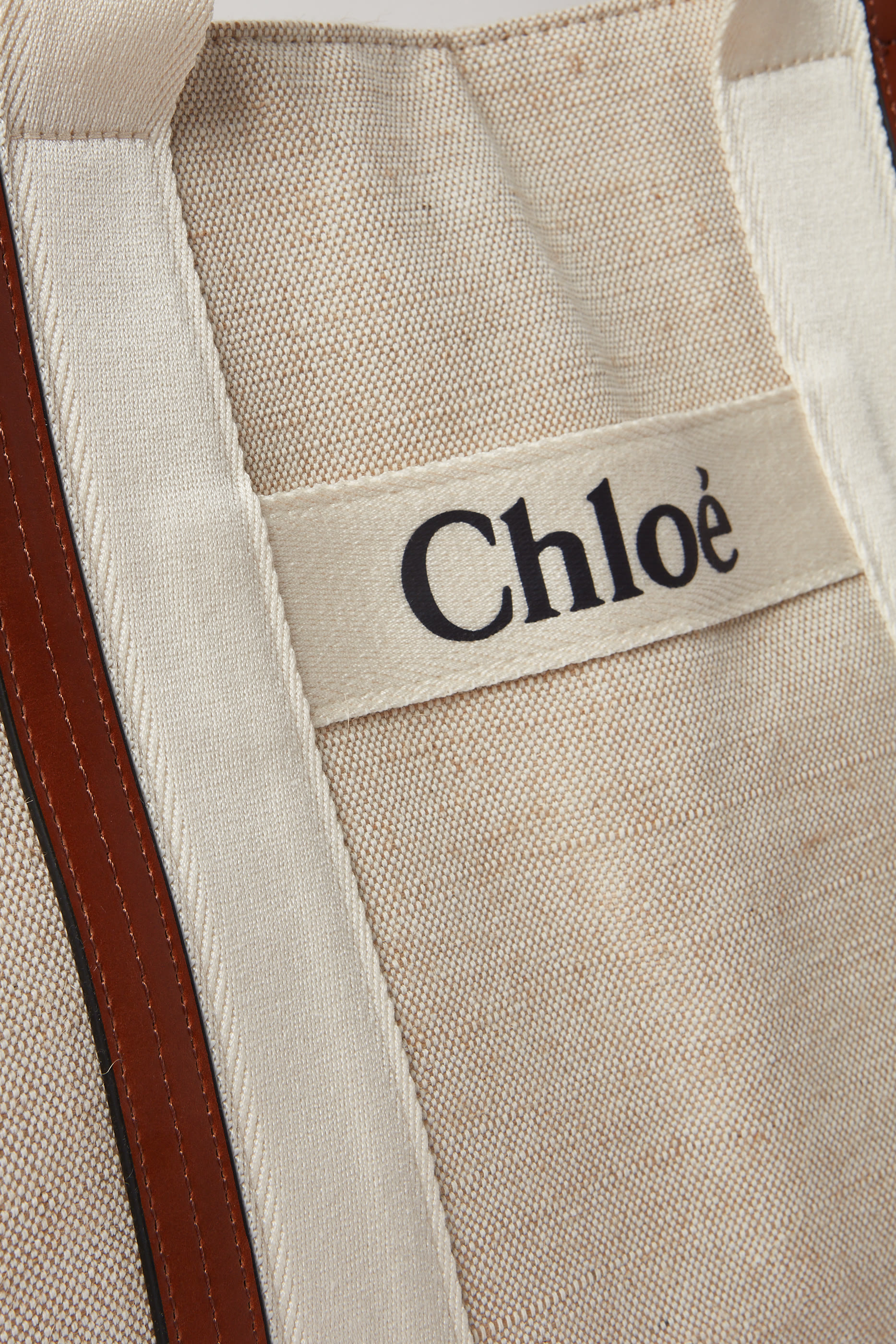 حقيبة لمستلزمات الأطفال بشعار الماركة