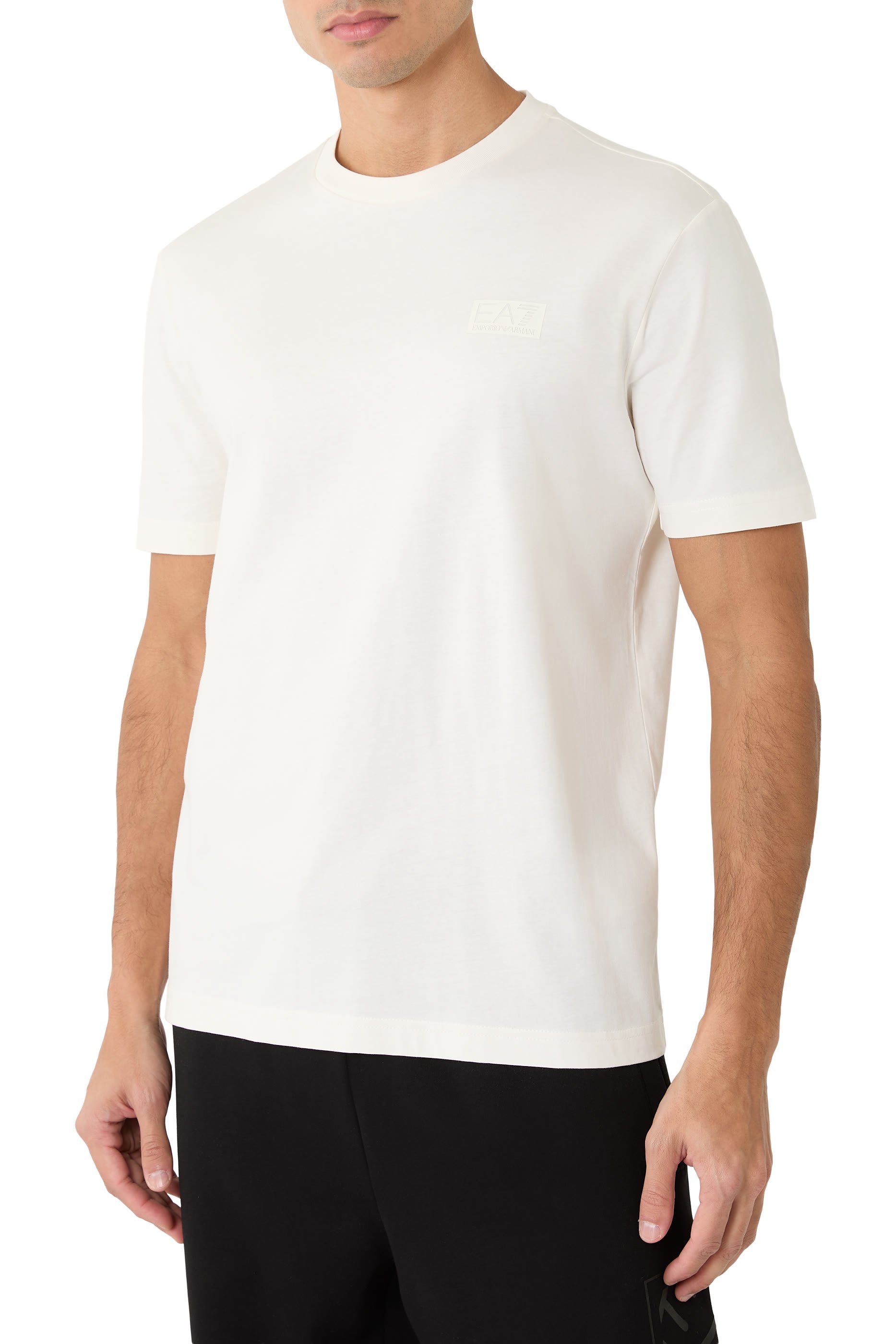 تيشيرت بشعار الماركة