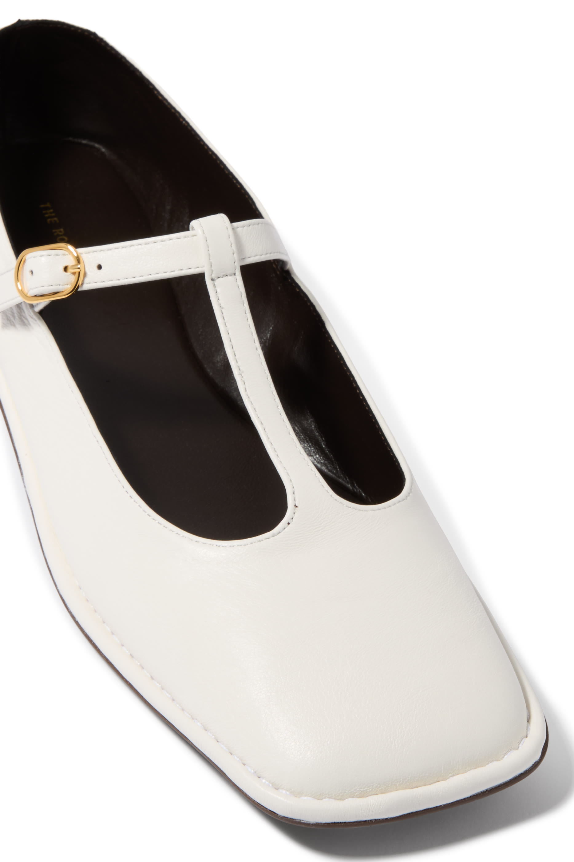 حذاء بالرينا بمقدمة مربعة وسيور بتصميم حرف T