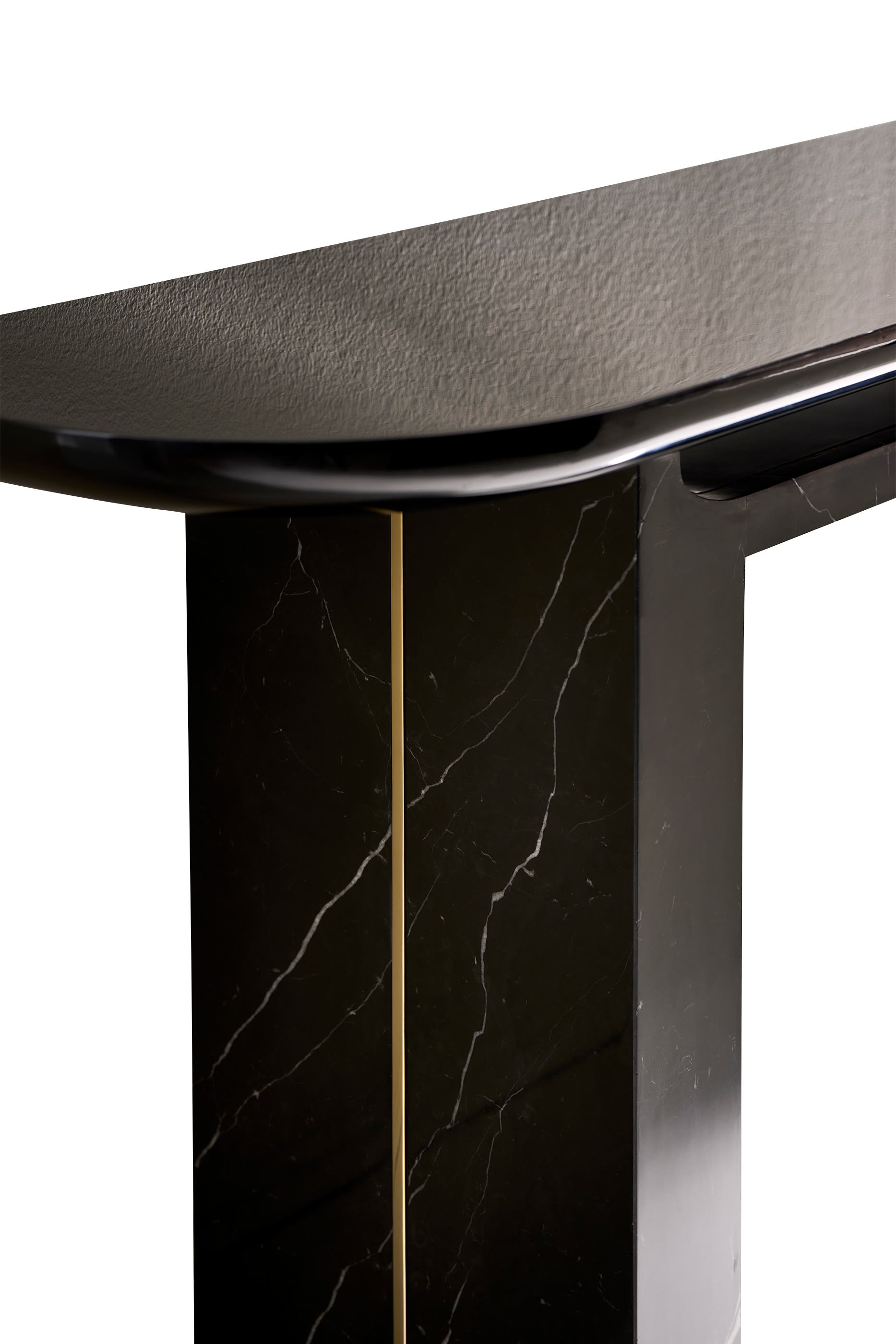 كنسول بتصميم متداخل