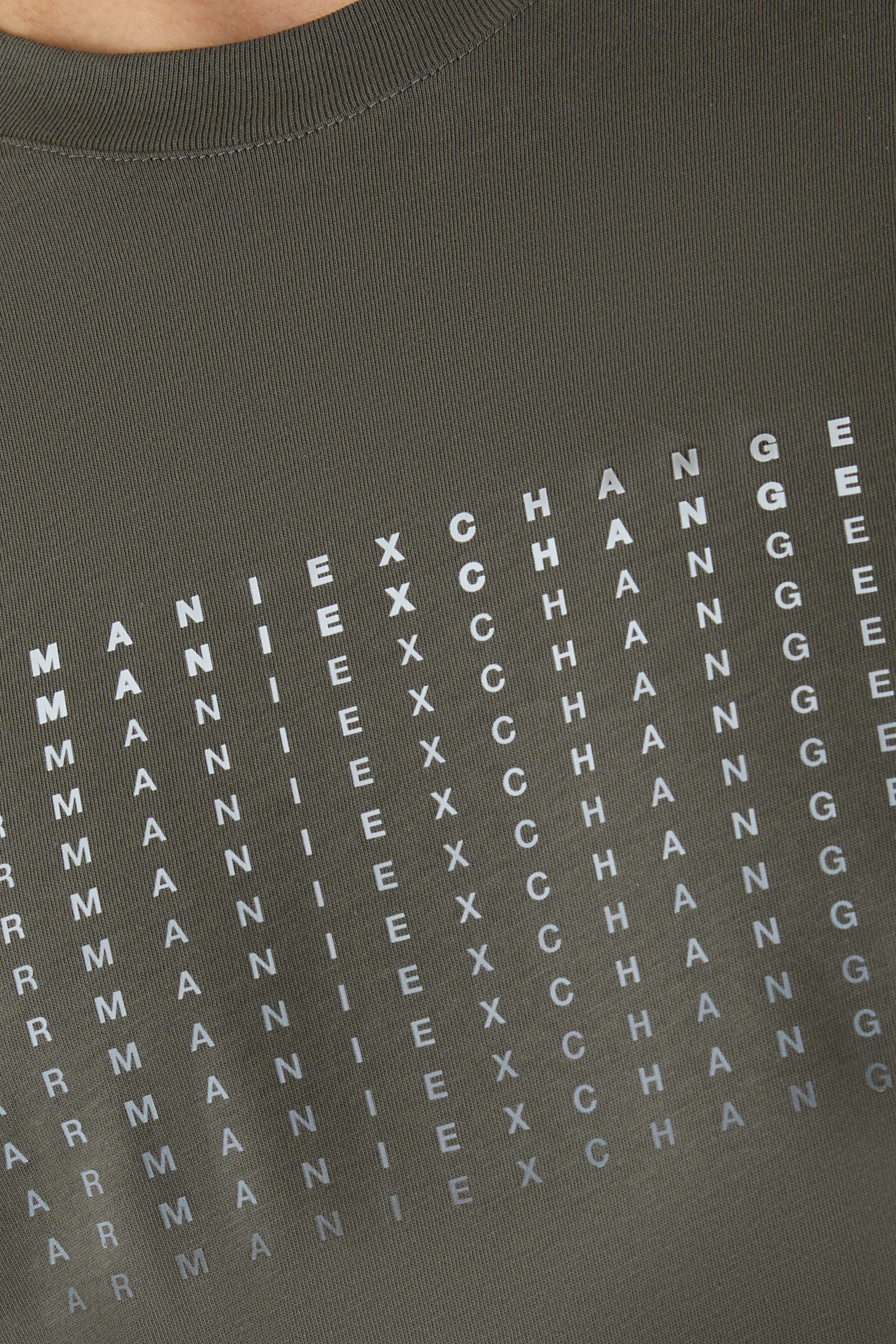 تيشيرت بطبعة شعار الماركة قطن