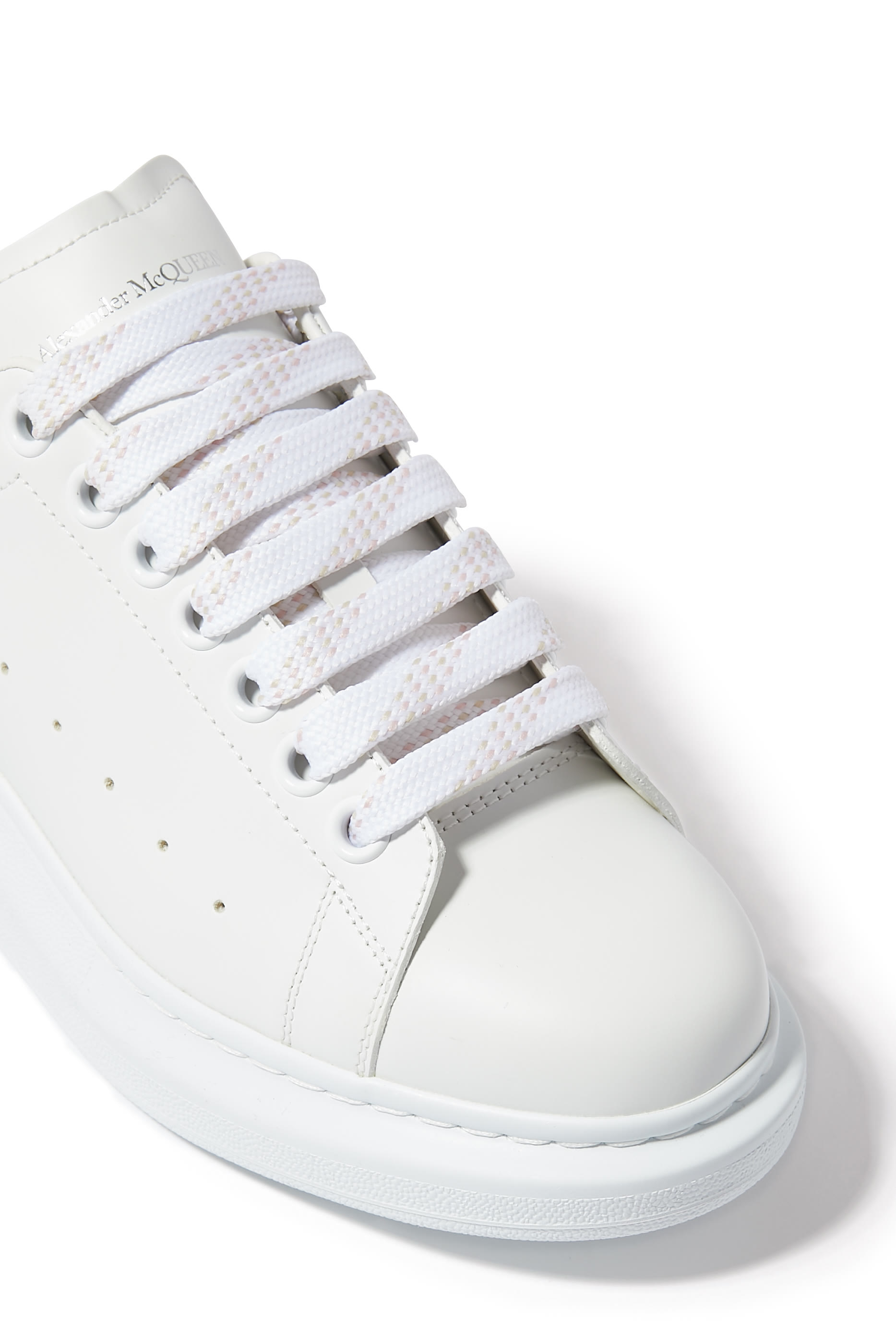 سنيكرز بنعل سميك