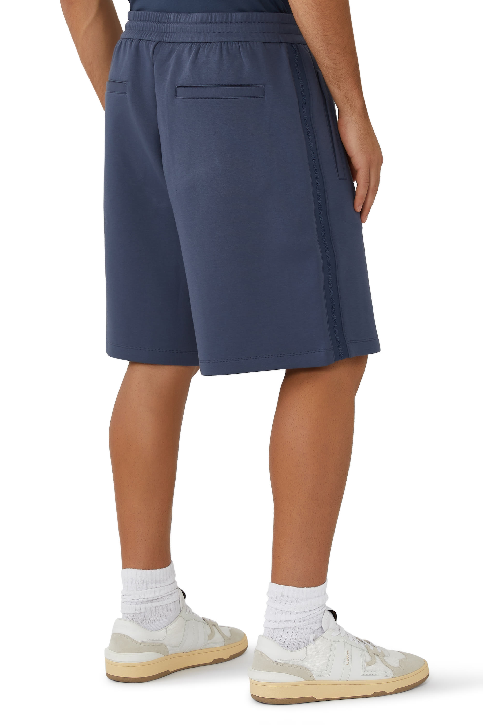 شورت بحزام خصر بشعار الماركة