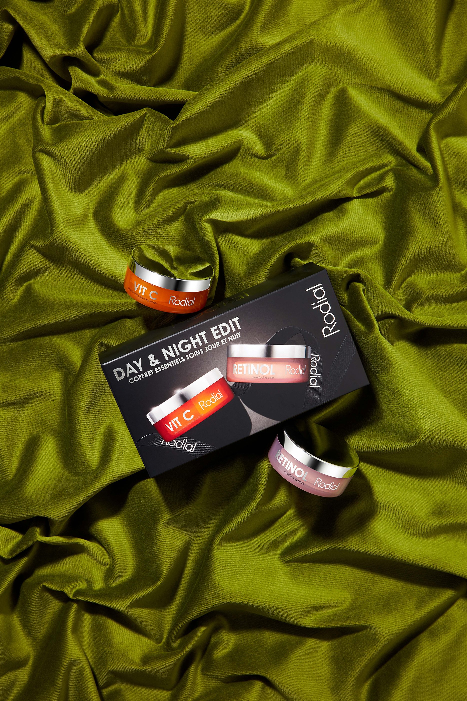 مجموعة هدايا داي تو نايت للبشرة