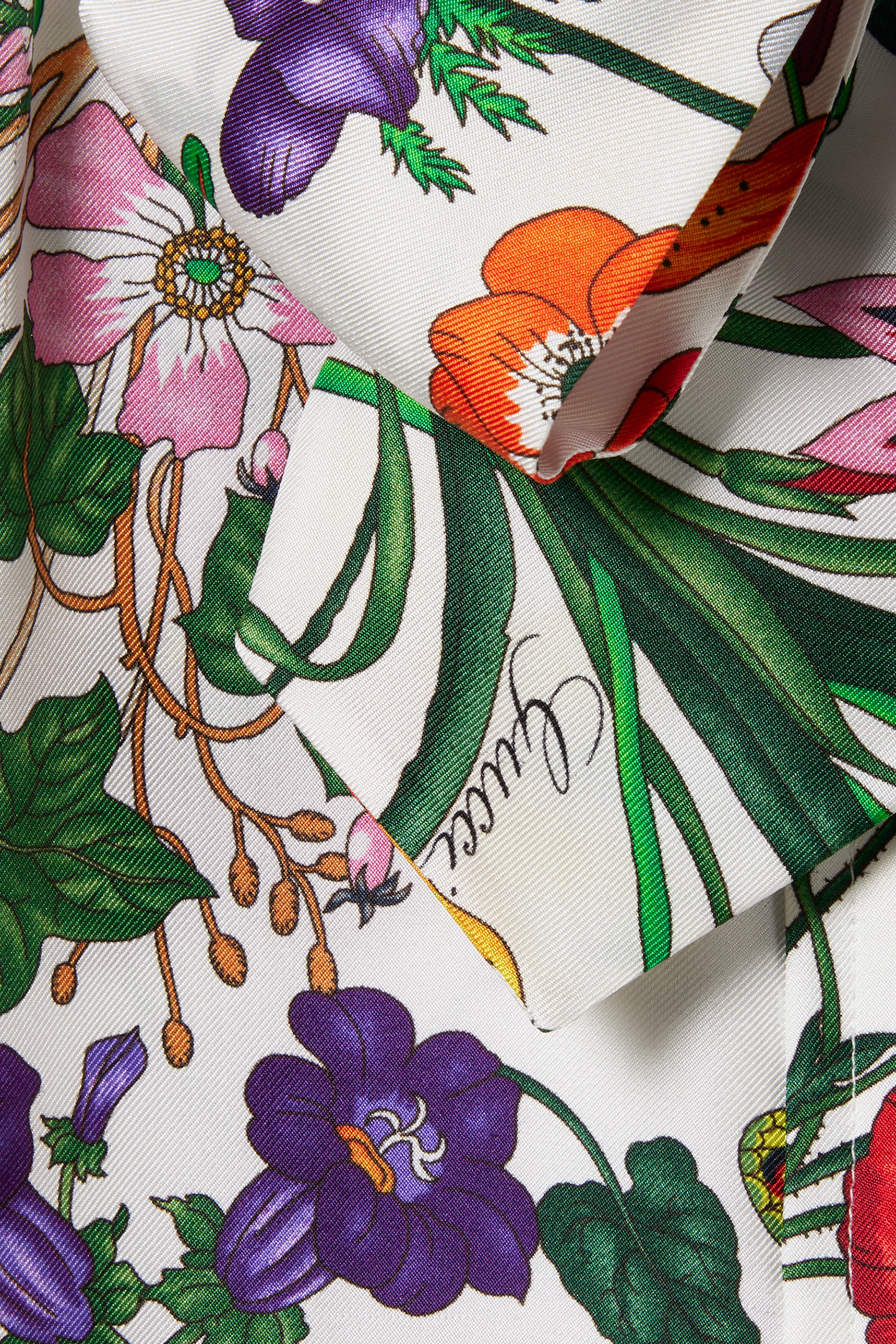 قميص مزين بطبعات وفيونكة حرير تويل