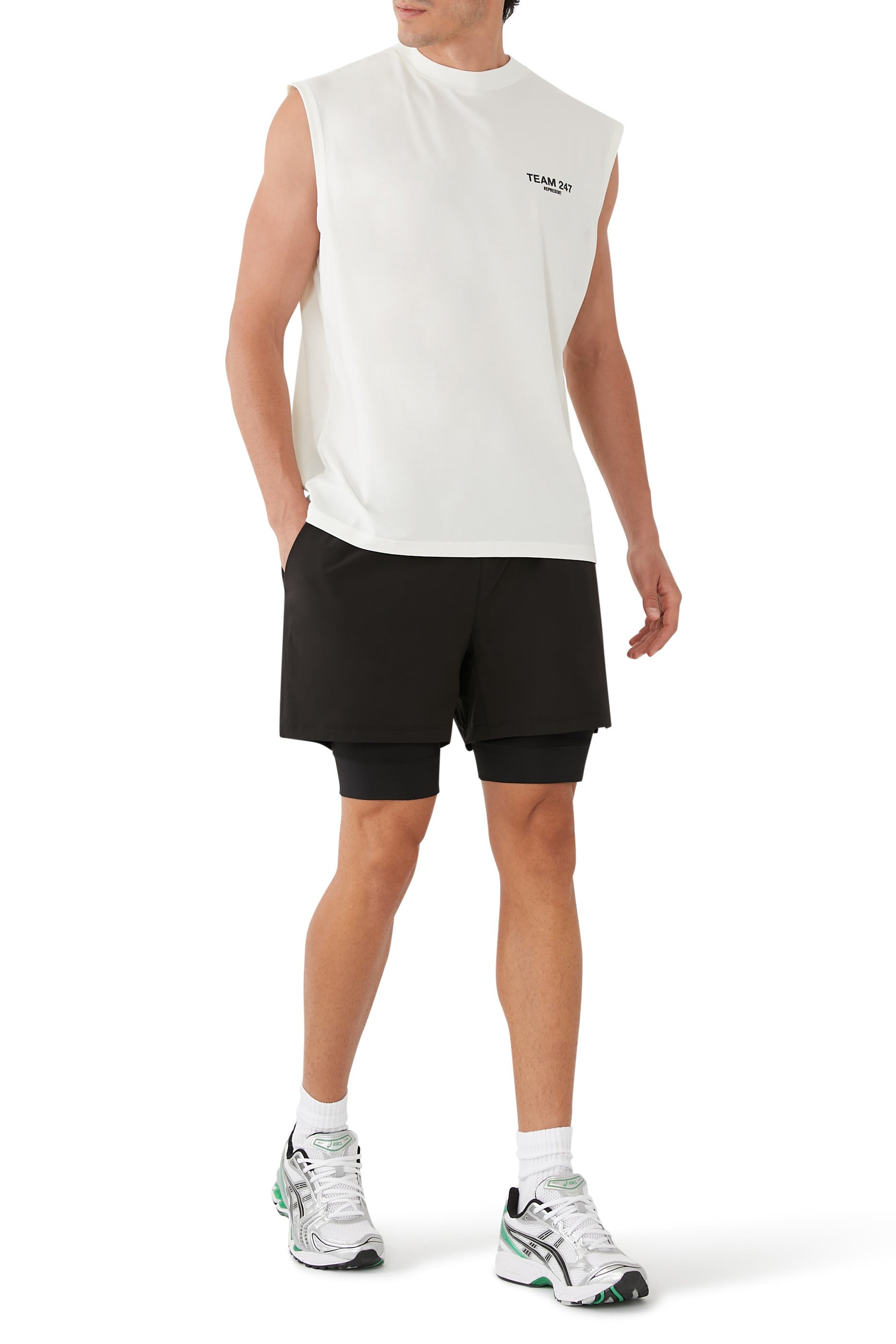 بلوزة تيم 247 بقصة فضفاضة بلا أكمام