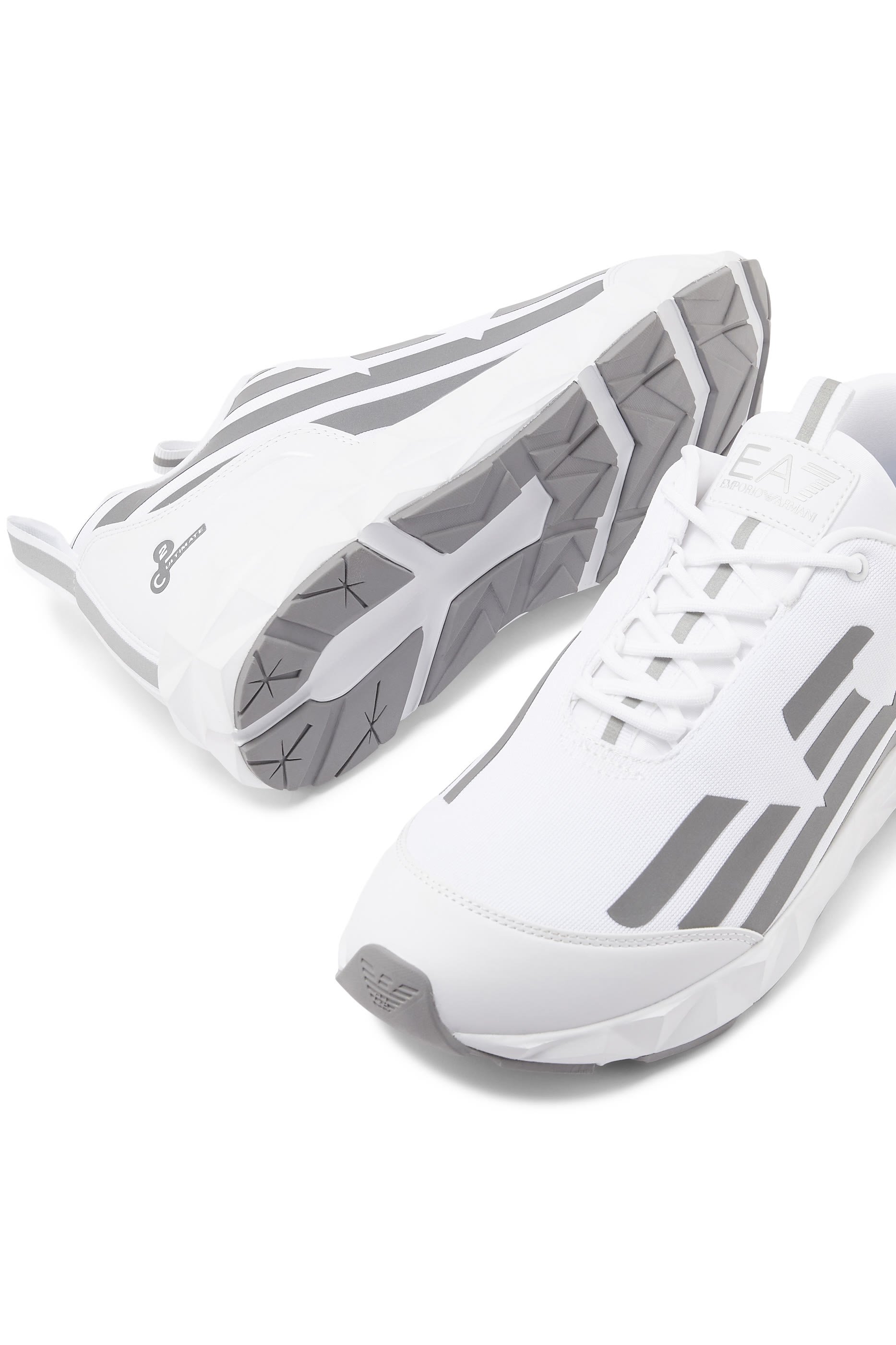 سنيكرز التيميت سي 2 كومبات بشعار الماركة