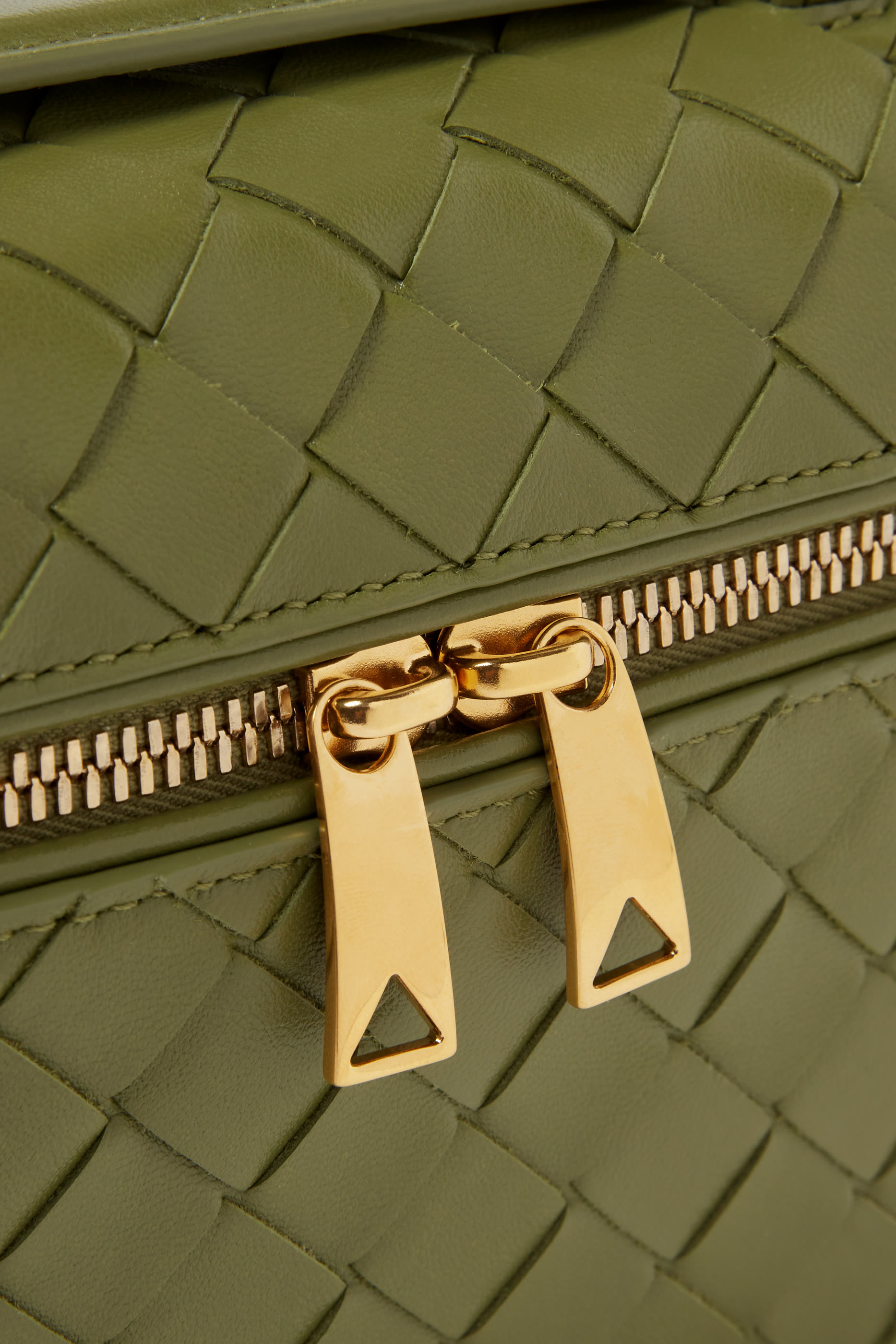 حقيبة مستحضرات تجميل بانج بانج