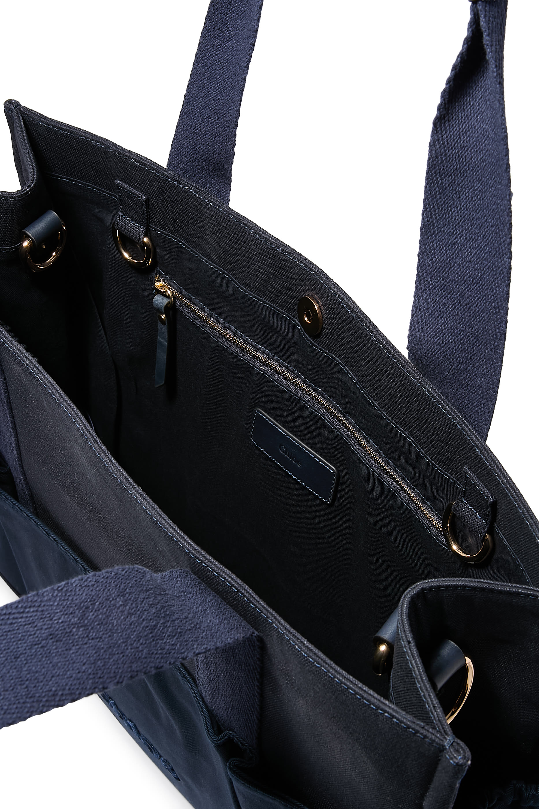  حقيبة مستلزمات أطفال مزينة بشعار الماركة